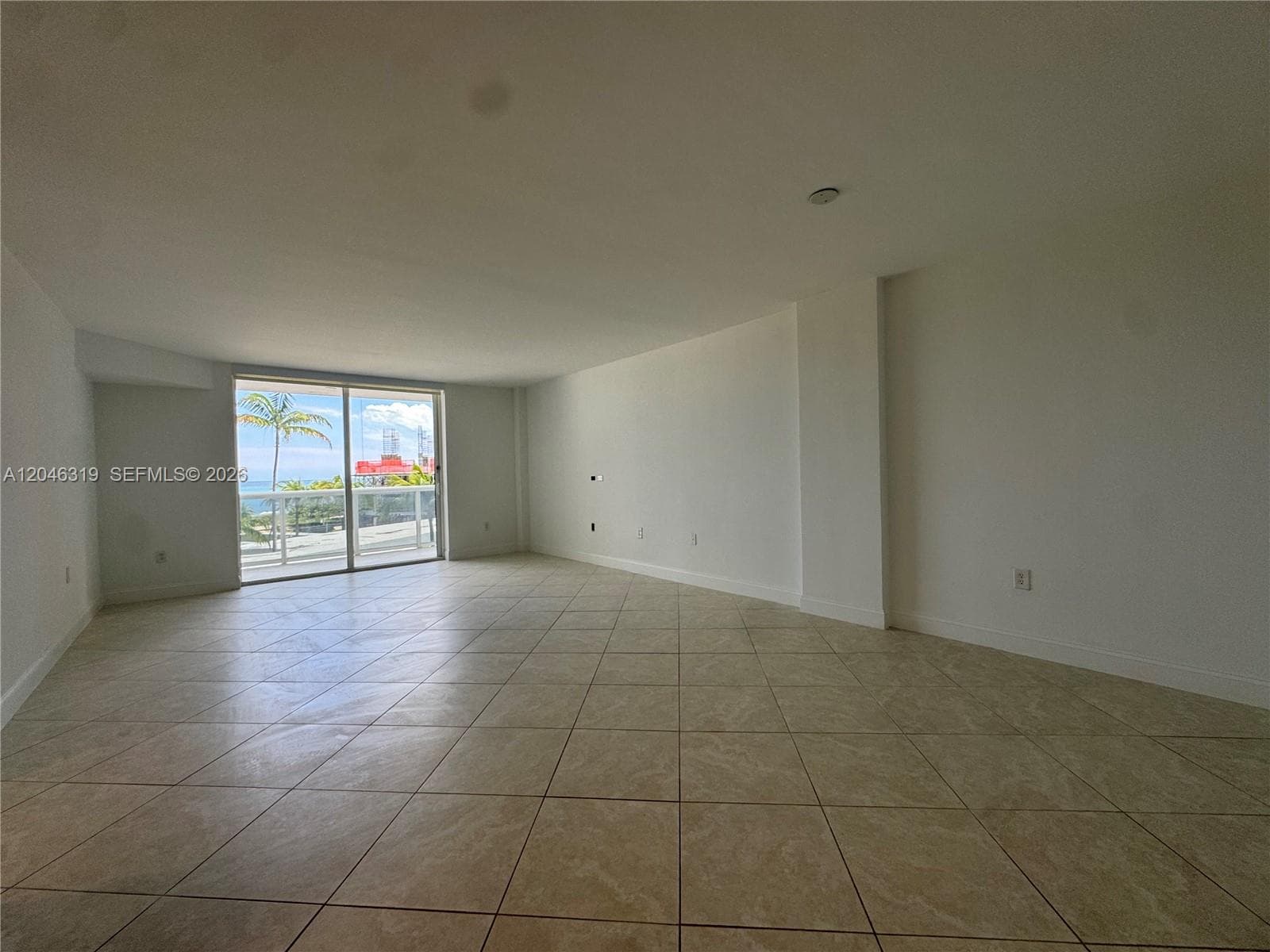 10275 Collins Ave 318 photo 3