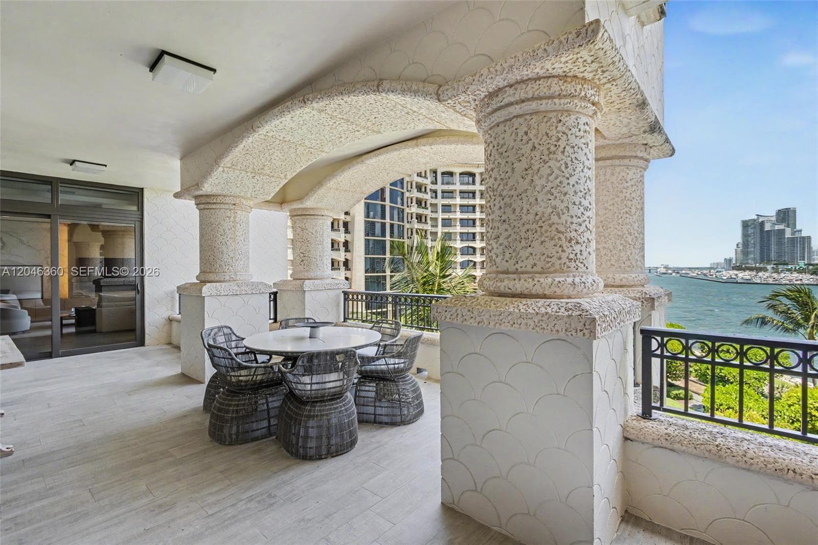 7042 Fisher Island Dr 7042 photo 5