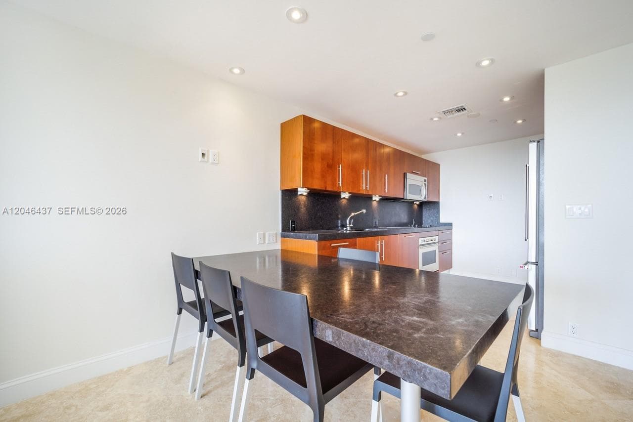 151 Crandon Blvd 439 photo 4