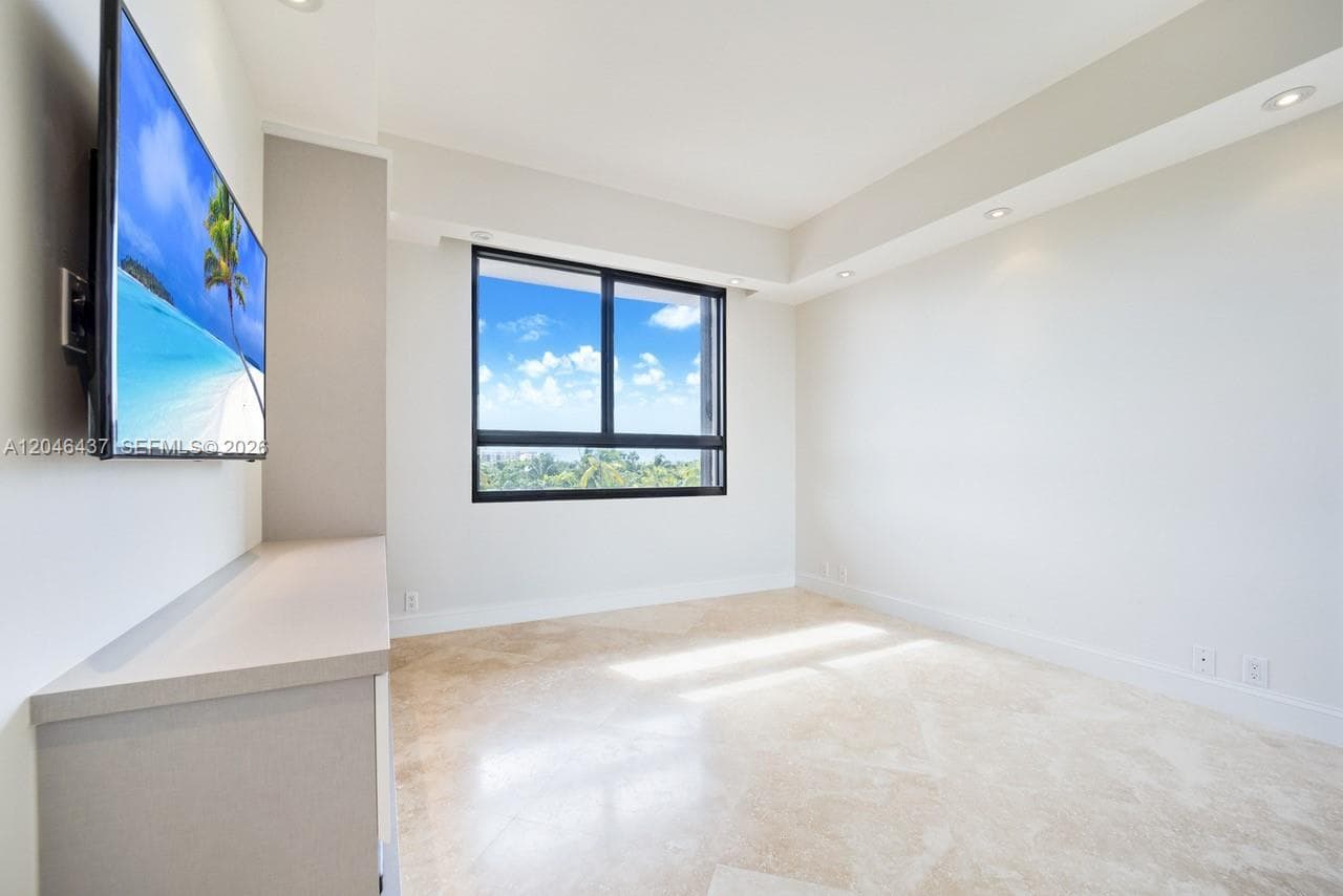 151 Crandon Blvd 439 photo 8