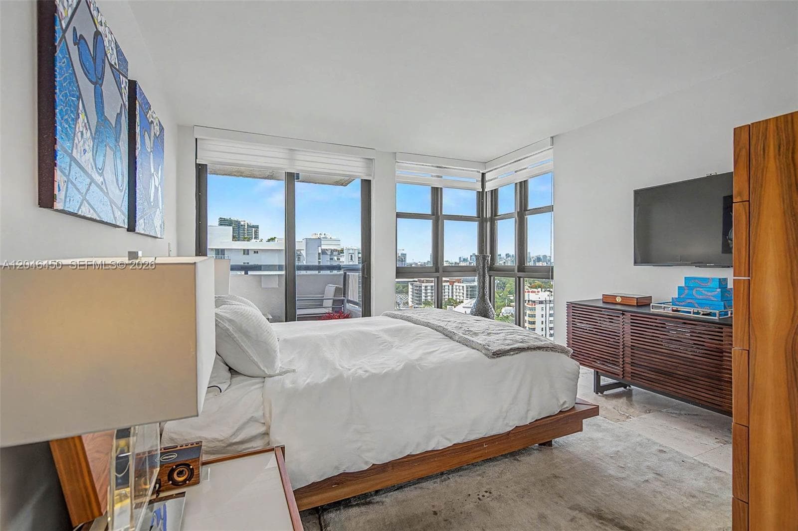 2555 Collins Ave 1814 photo 7