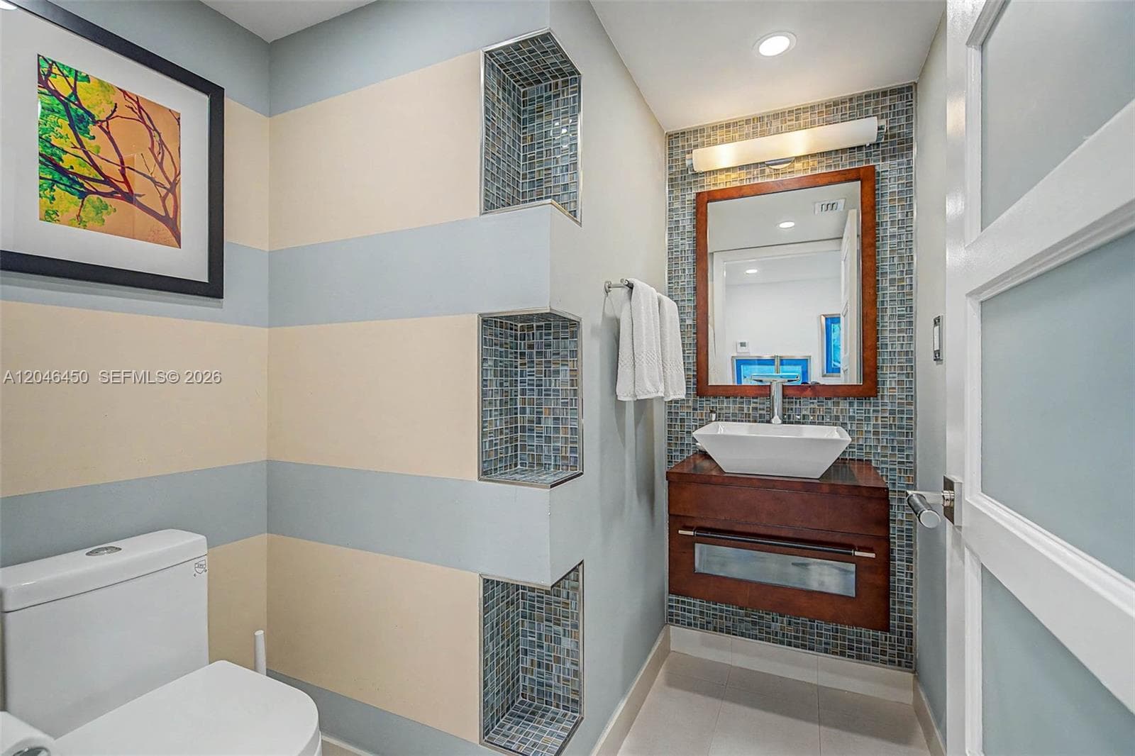 2555 Collins Ave 1814 photo 15