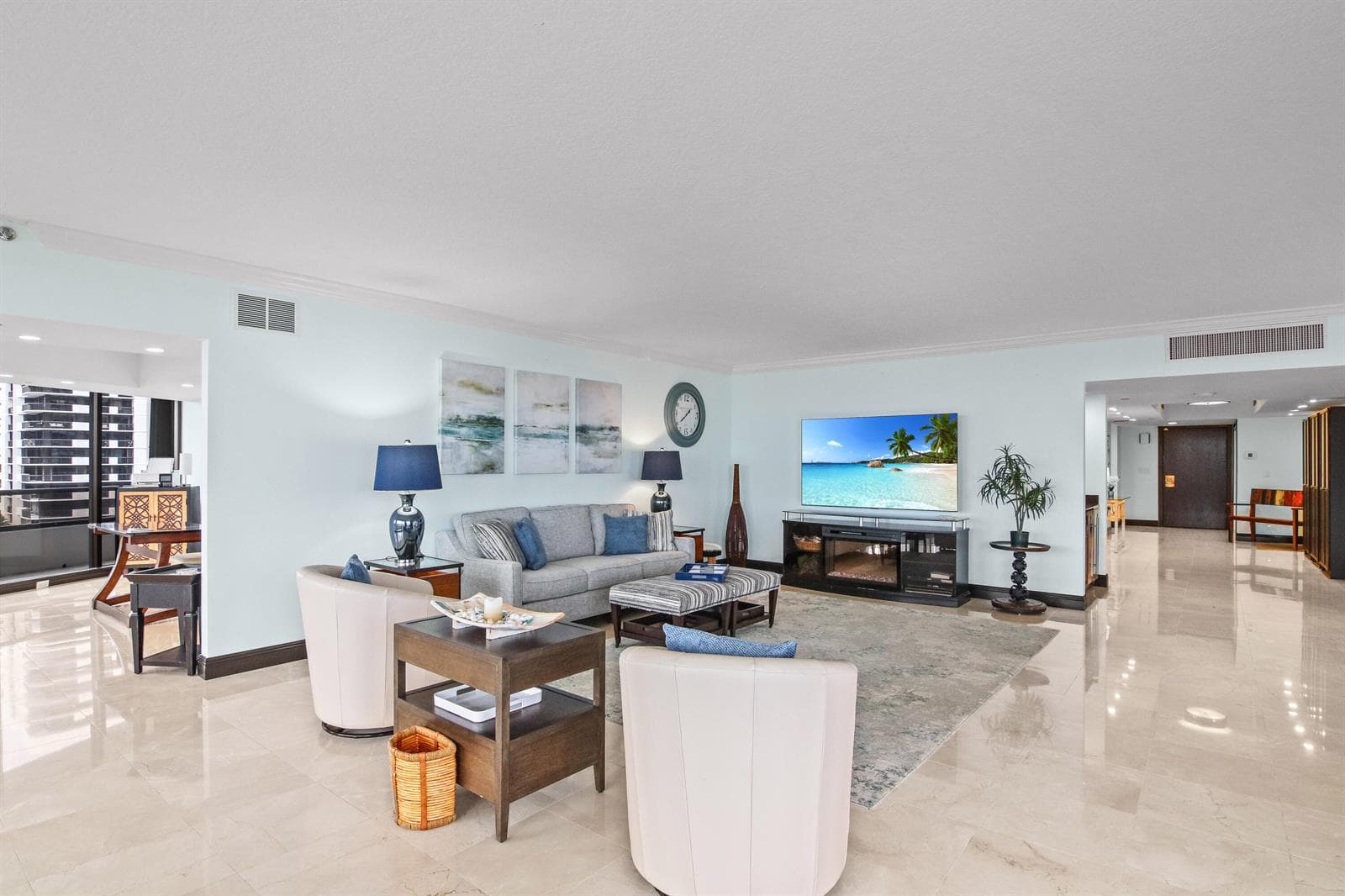 100 Lakeshore Drive 458 photo 3