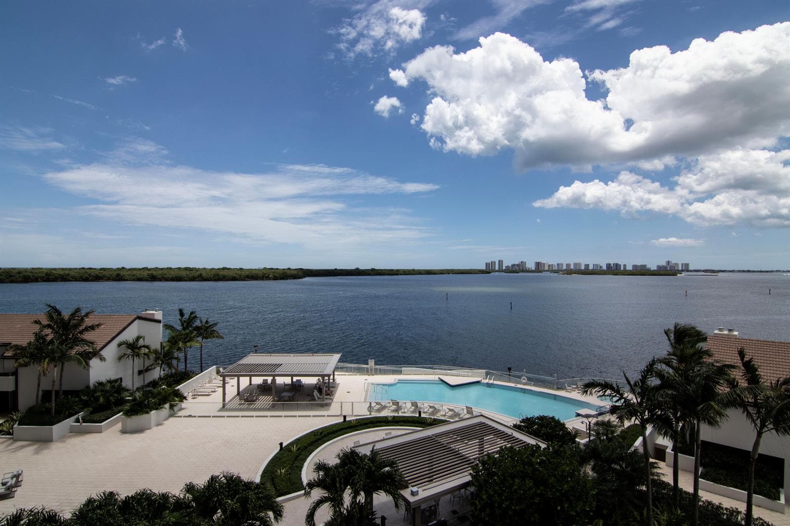 100 Lakeshore Drive 458 photo 1