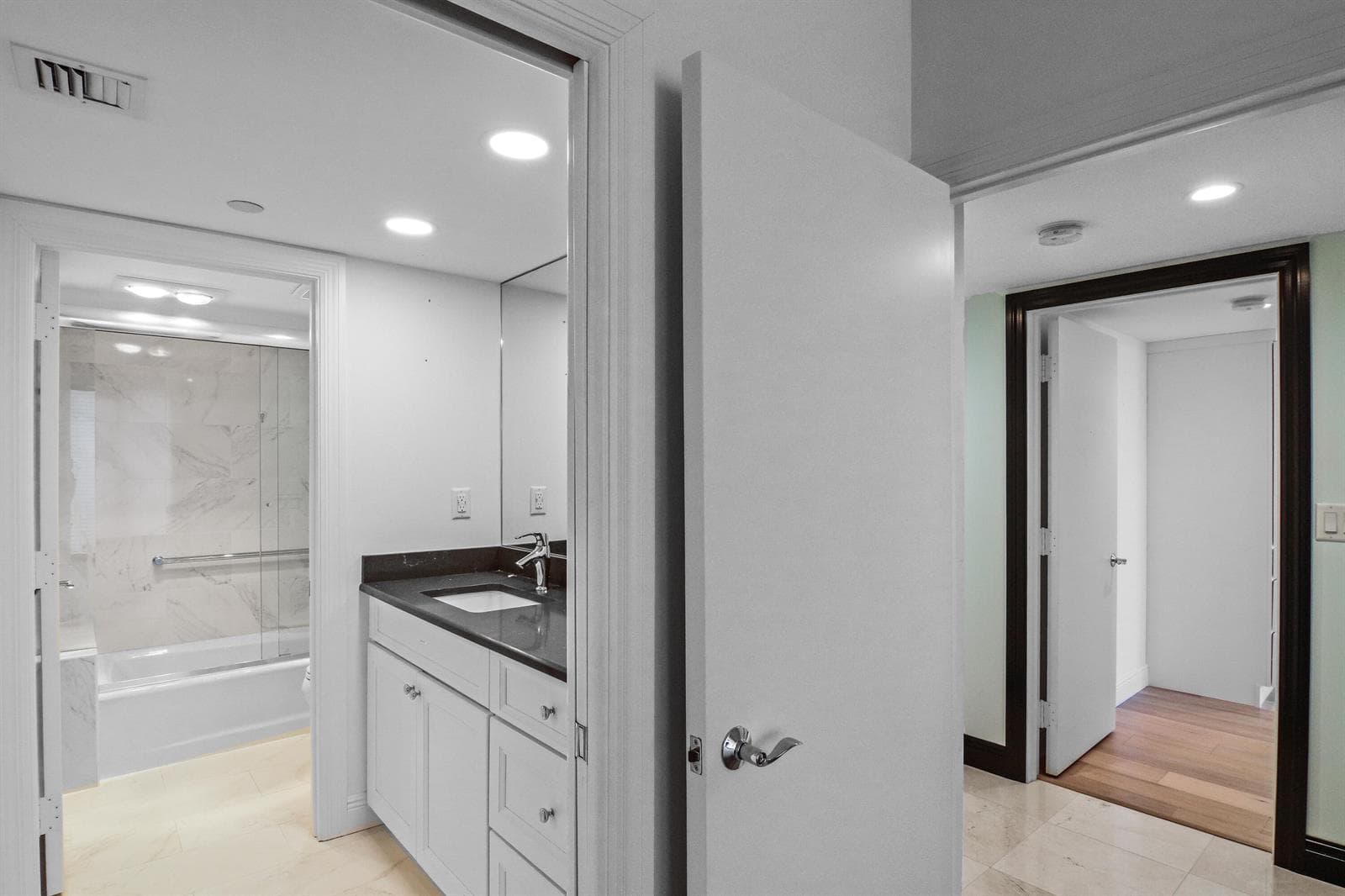 100 Lakeshore Drive 458 photo 15
