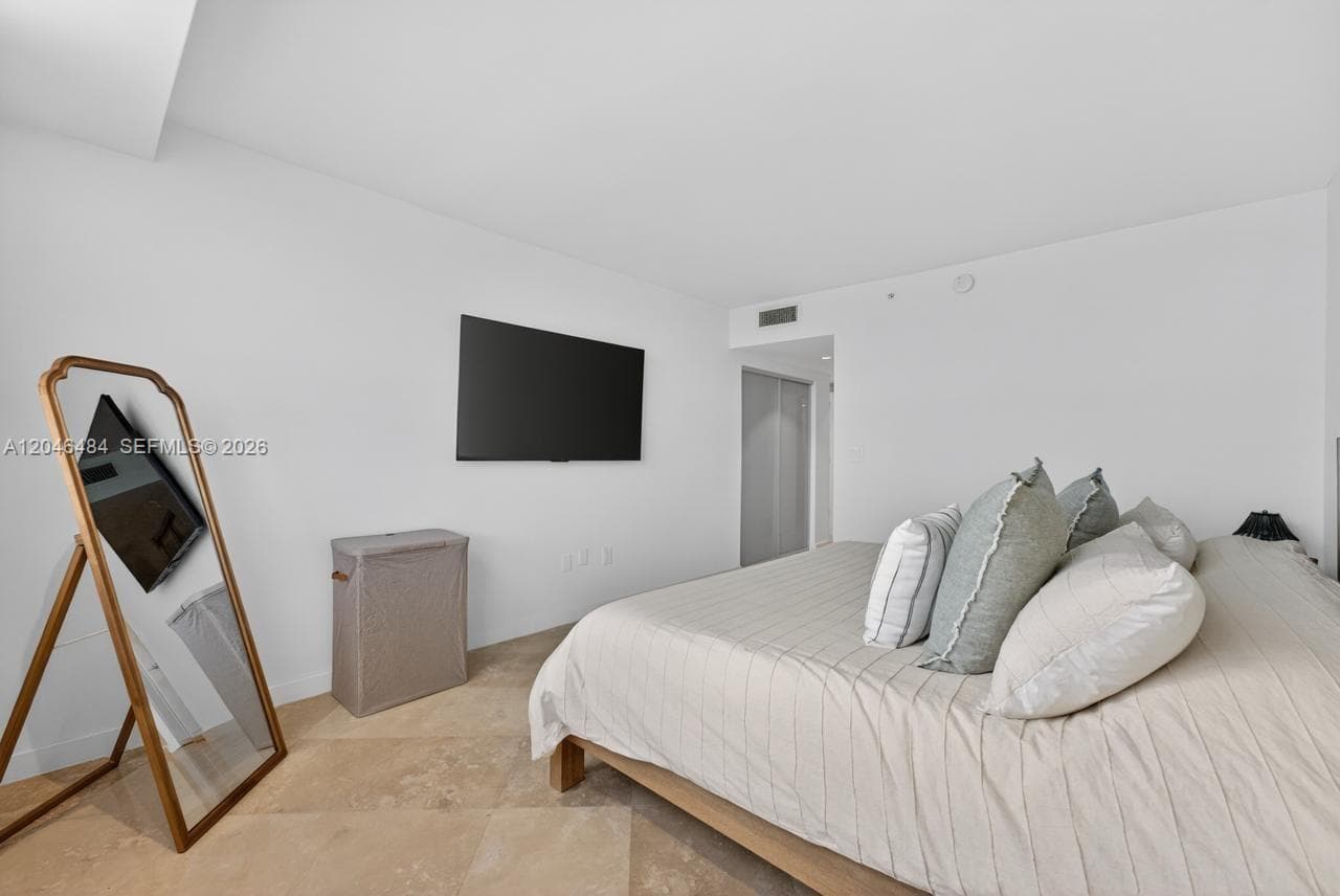 2080 S Ocean Dr 1711 photo 23