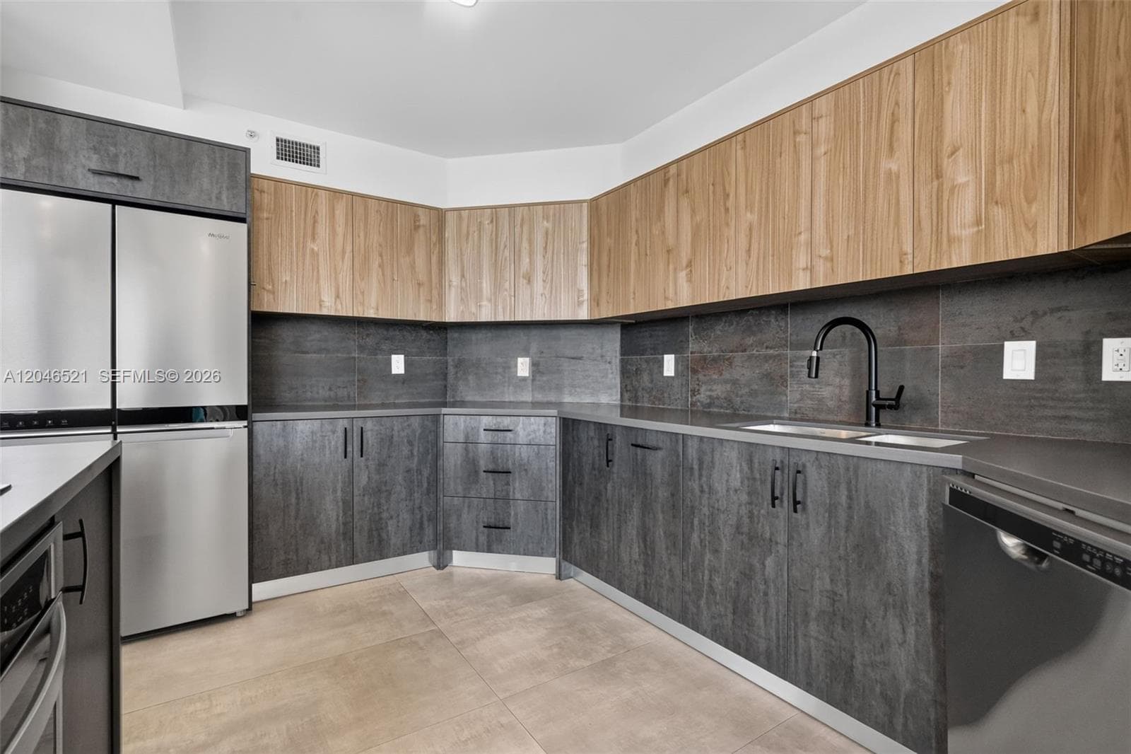 3370 Hidden Bay Dr 1212 photo 2