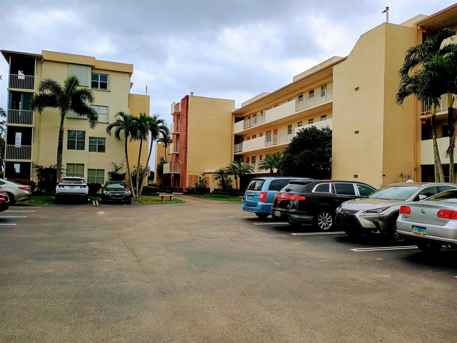 1810 New Palm Way 215 photo 2