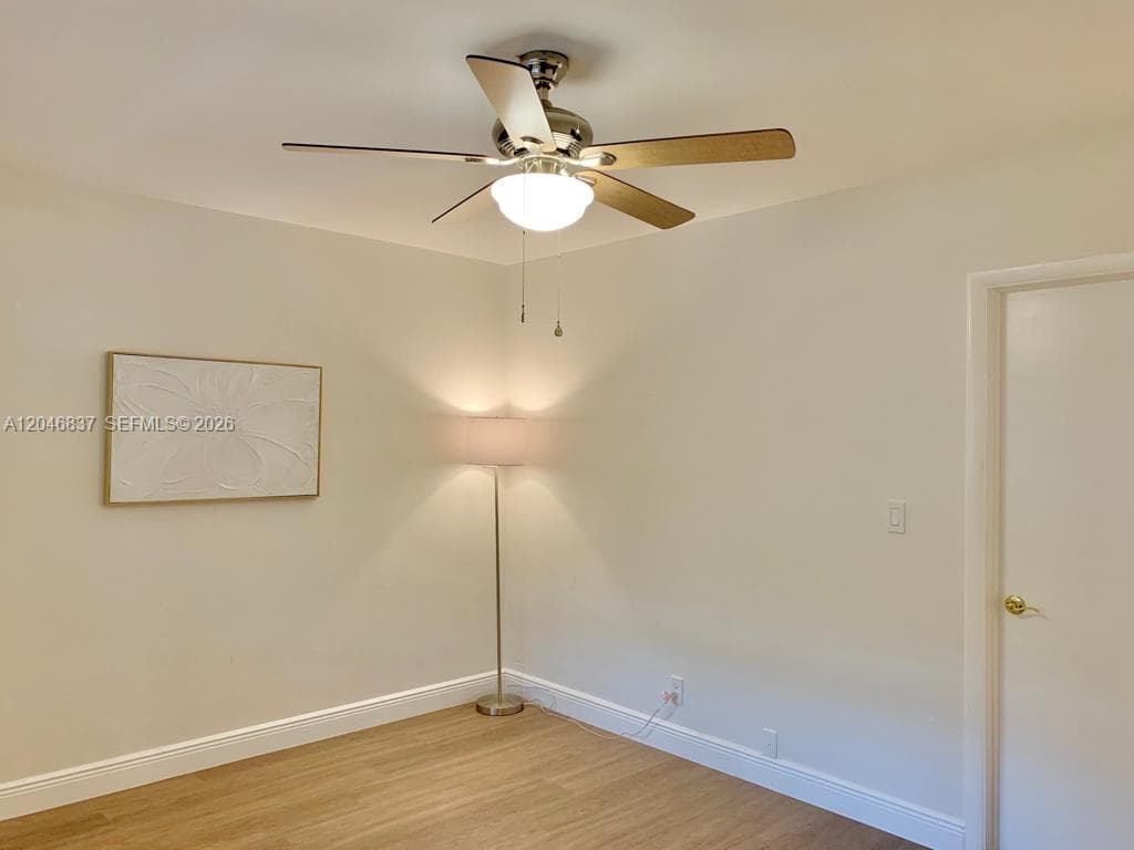 815 Middle River Dr 204 photo 11
