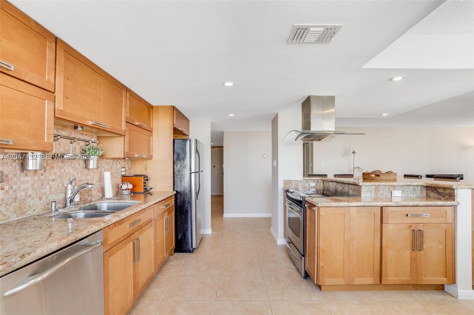 18041 Biscayne Blvd 1404 photo 12
