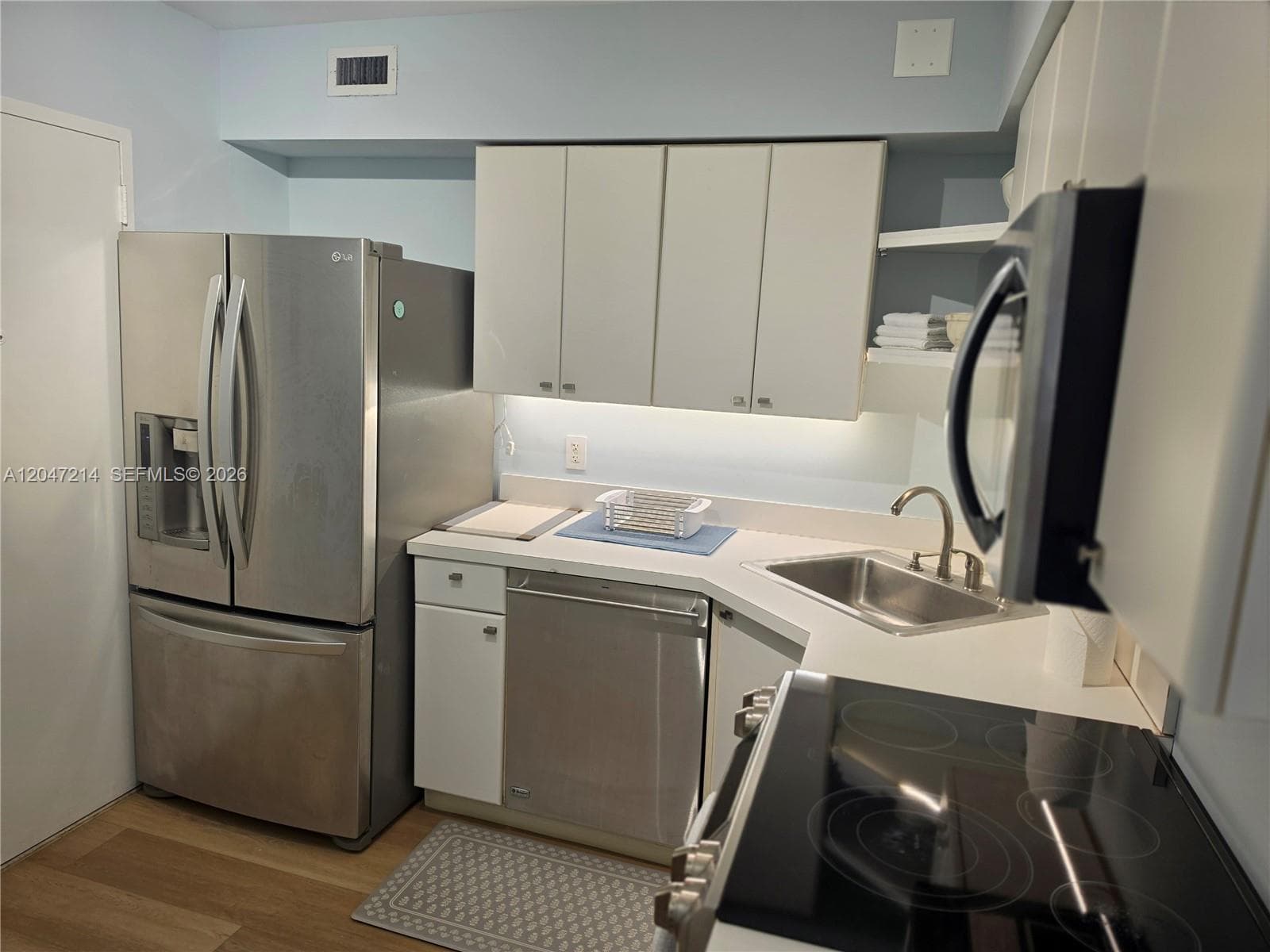 5151 Collins Ave 429 photo 7