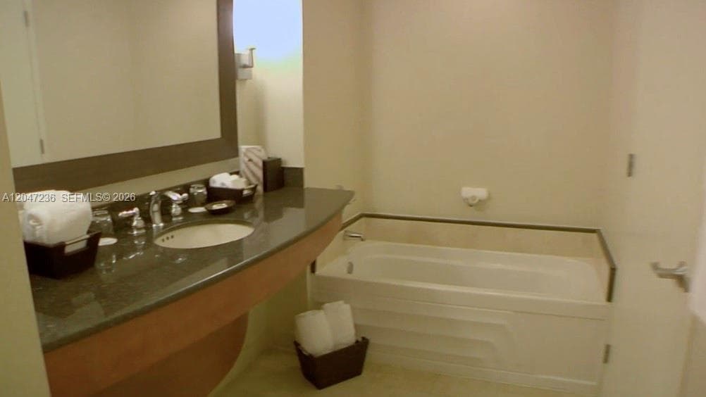 18001 Collins Ave 708 photo 10