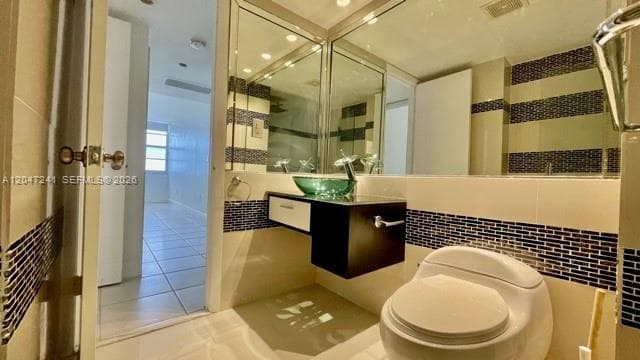 6450 Collins Ave 1106 photo 13