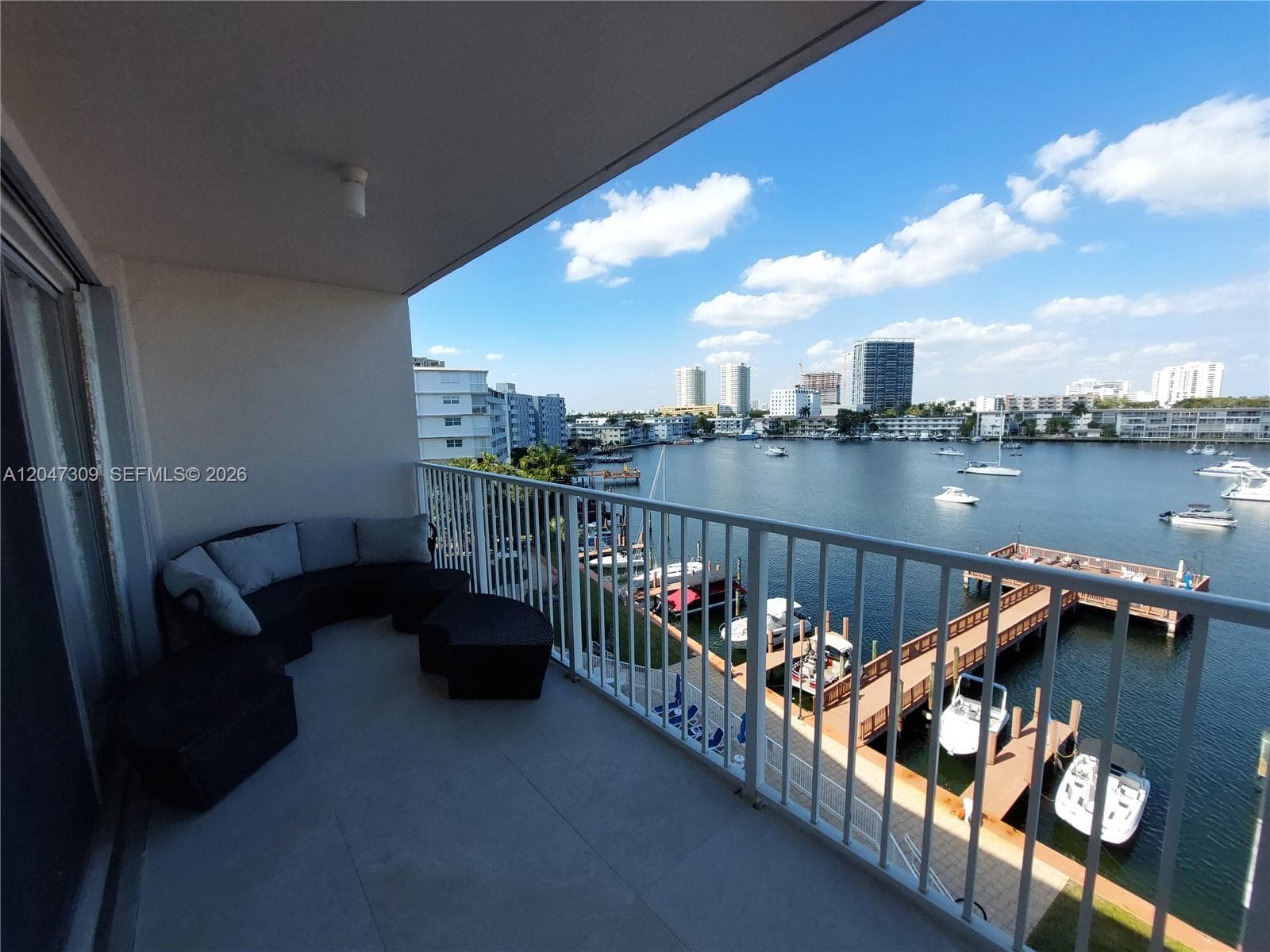 400 Golden Isles Dr 47 photo 3