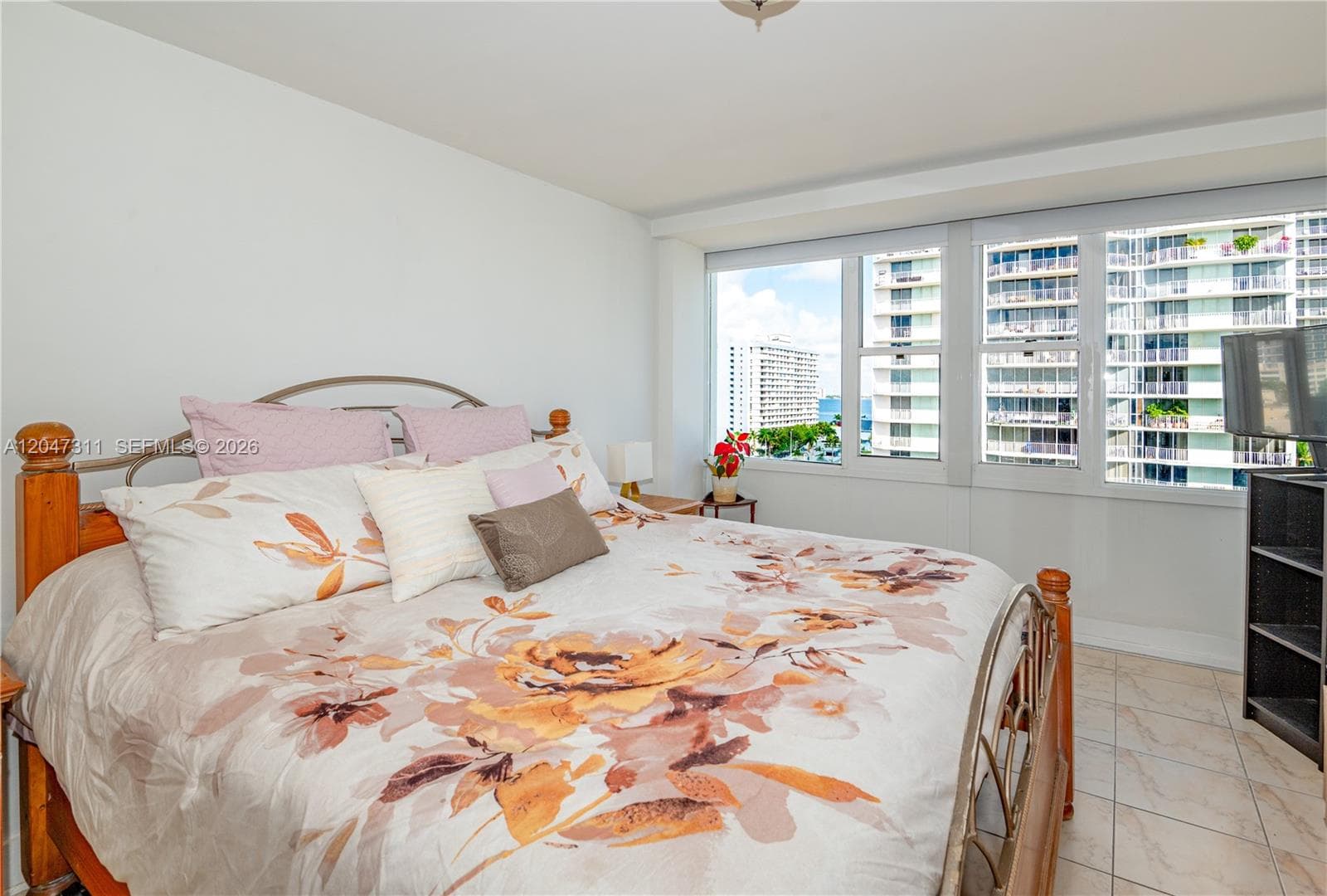 7545 E Treasure Dr 9B photo 13