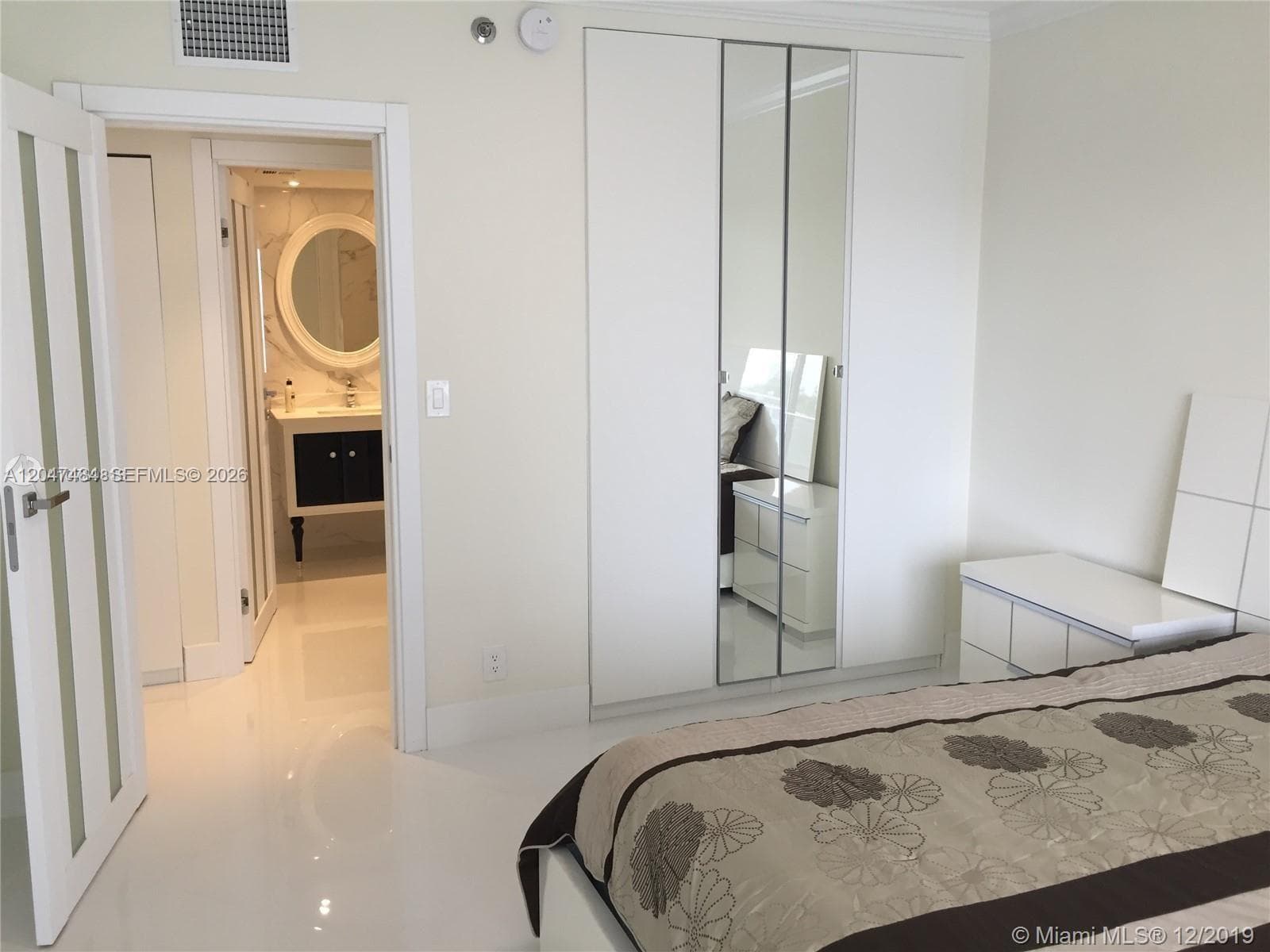 16485 Collins Ave 538 photo 11