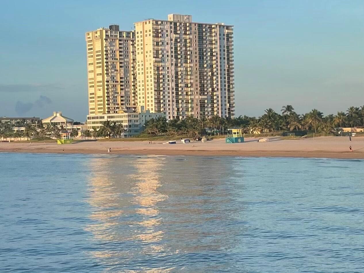 101 Briny Avenue 707 photo 1