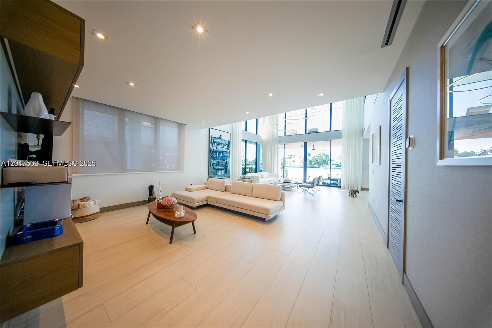 7520 W Treasure Dr 4