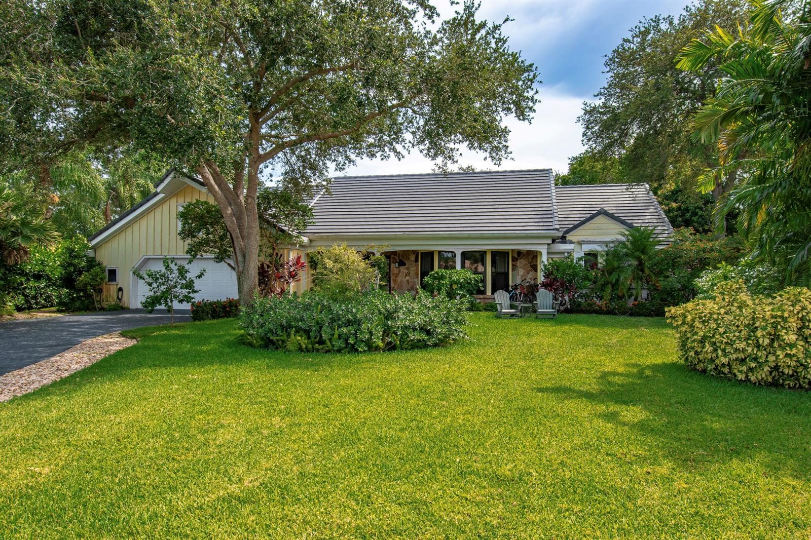 6962 S Grande Drive photo 2