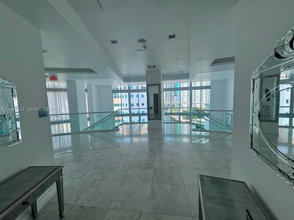 350 S Miami Ave 3304 photo 16