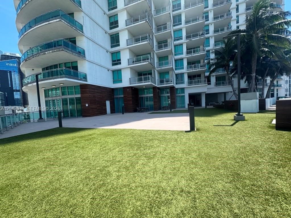 350 S Miami Ave 3304 photo 11