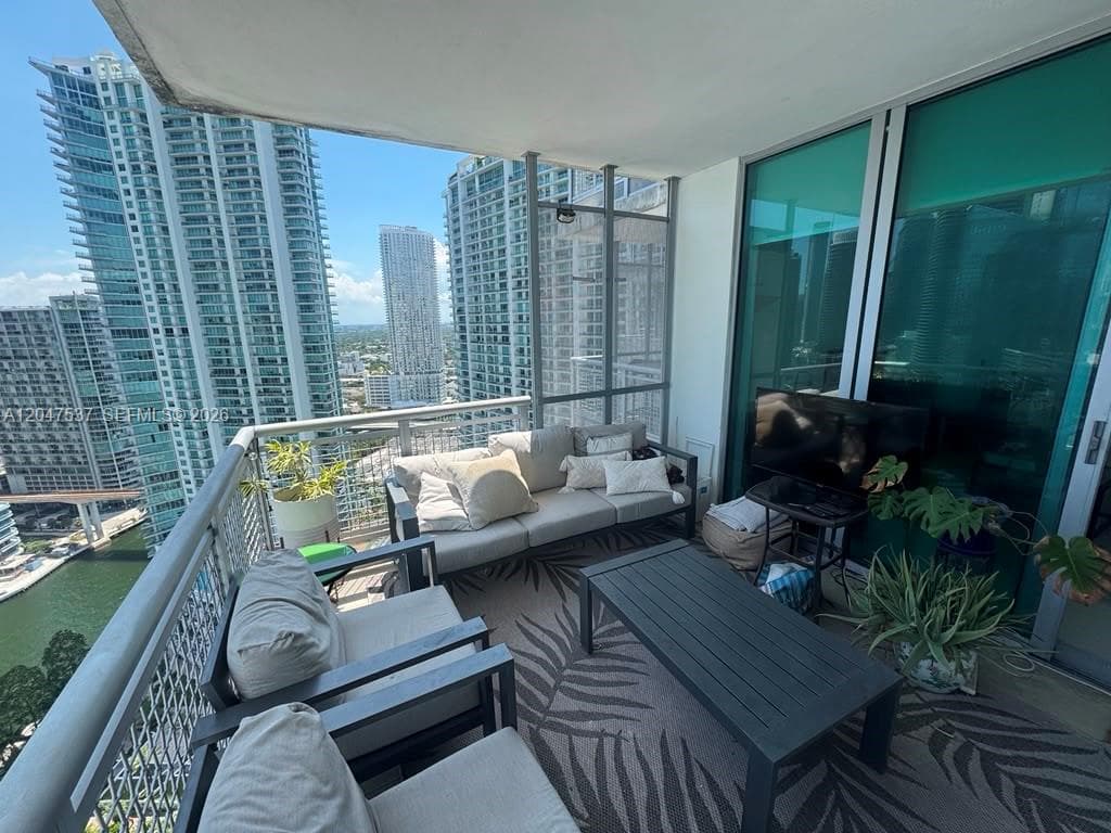350 S Miami Ave 3304 photo 8