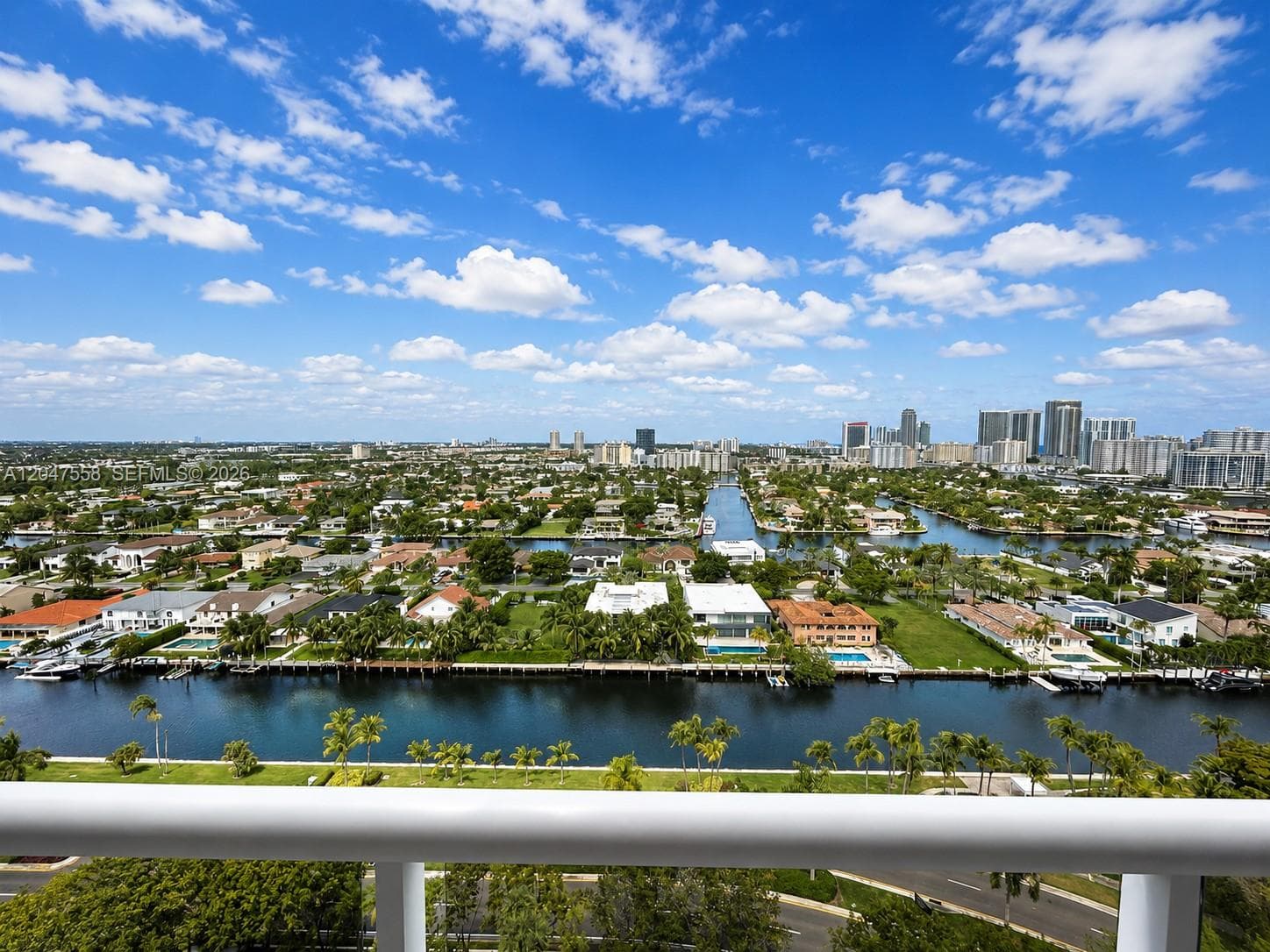 3640 Yacht Club Dr 1903 photo 6
