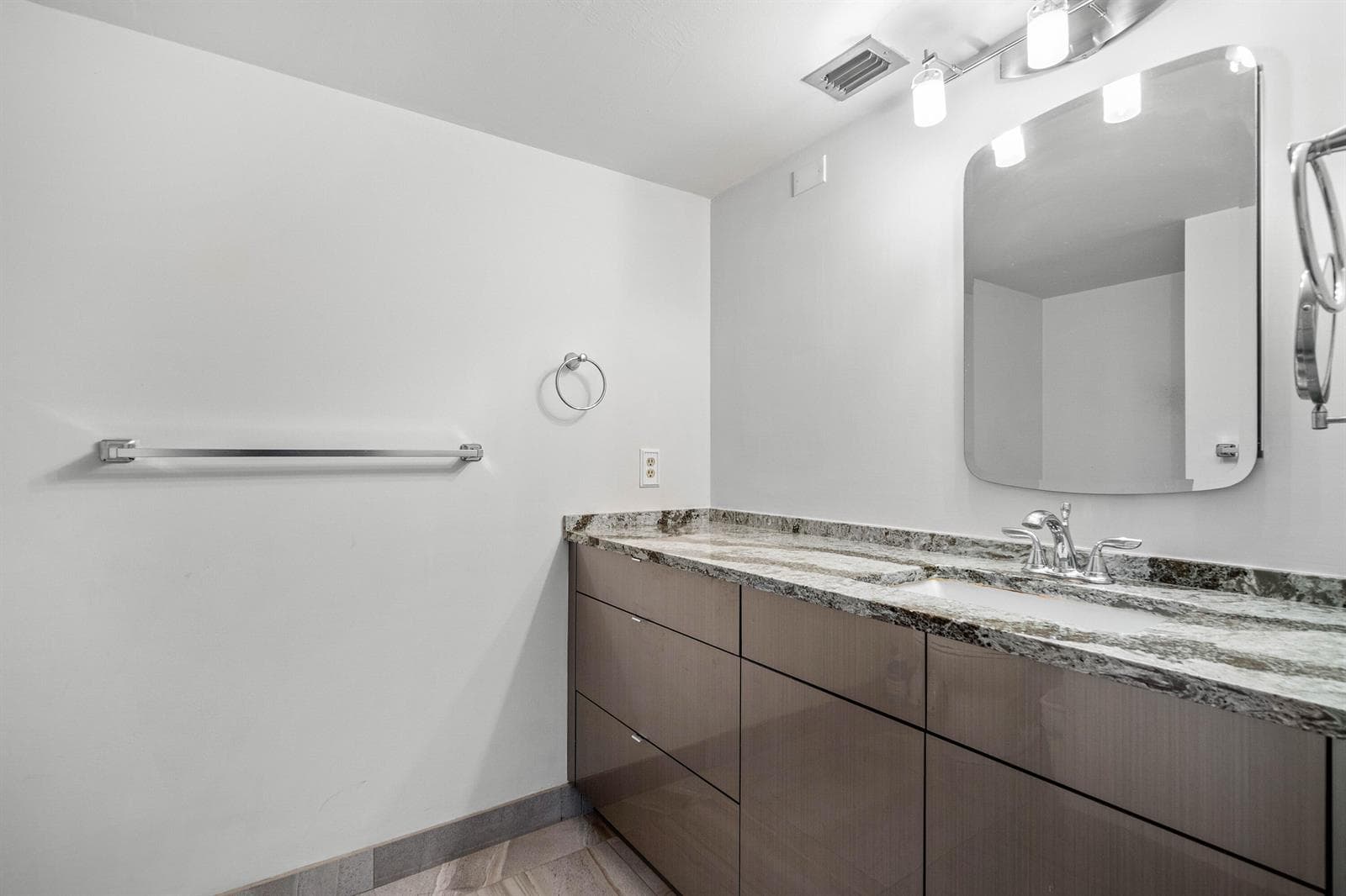 5380 N Ocean Drive N 5g photo 14