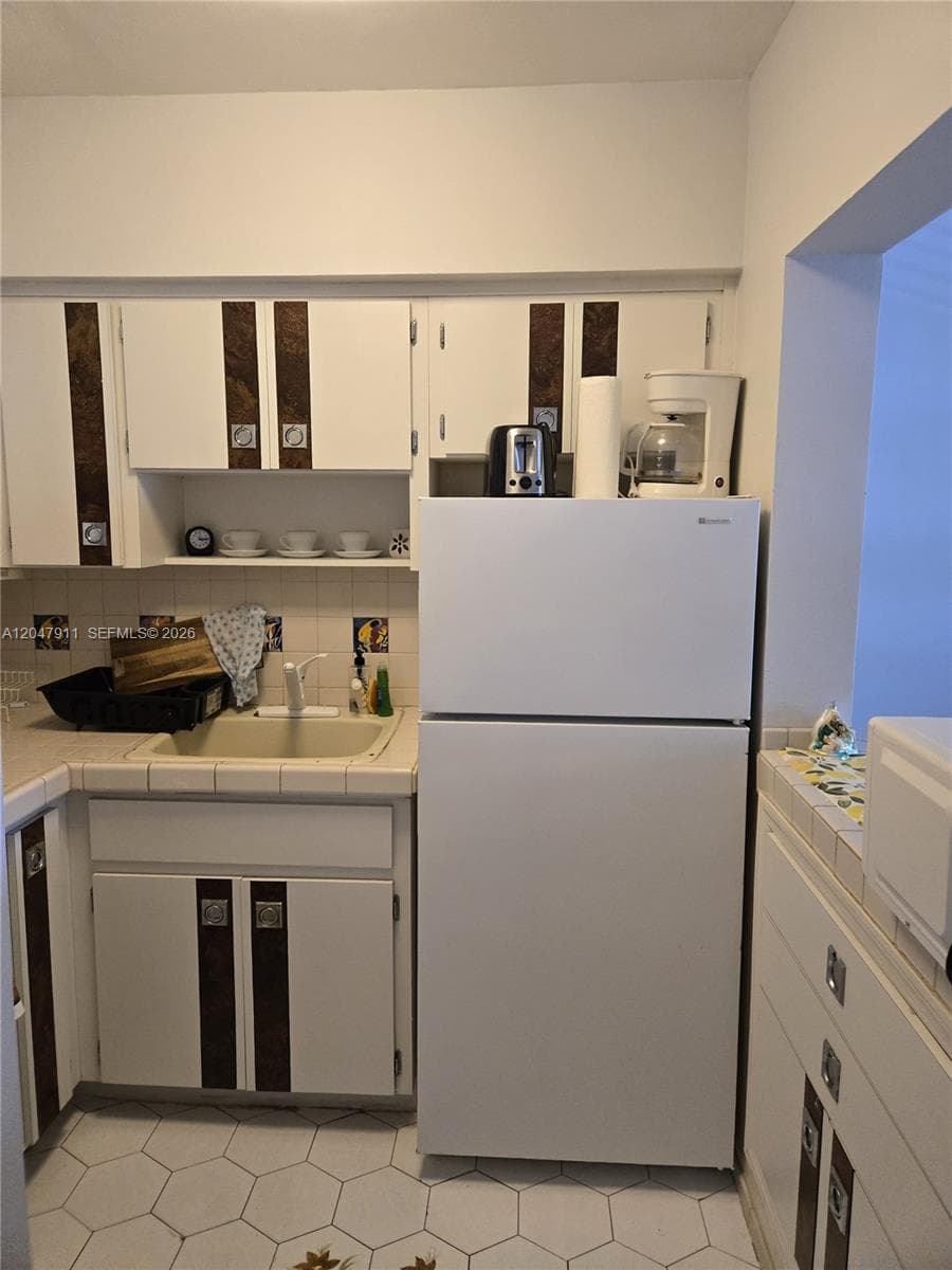 2001 S Ocean Dr 41 photo 1