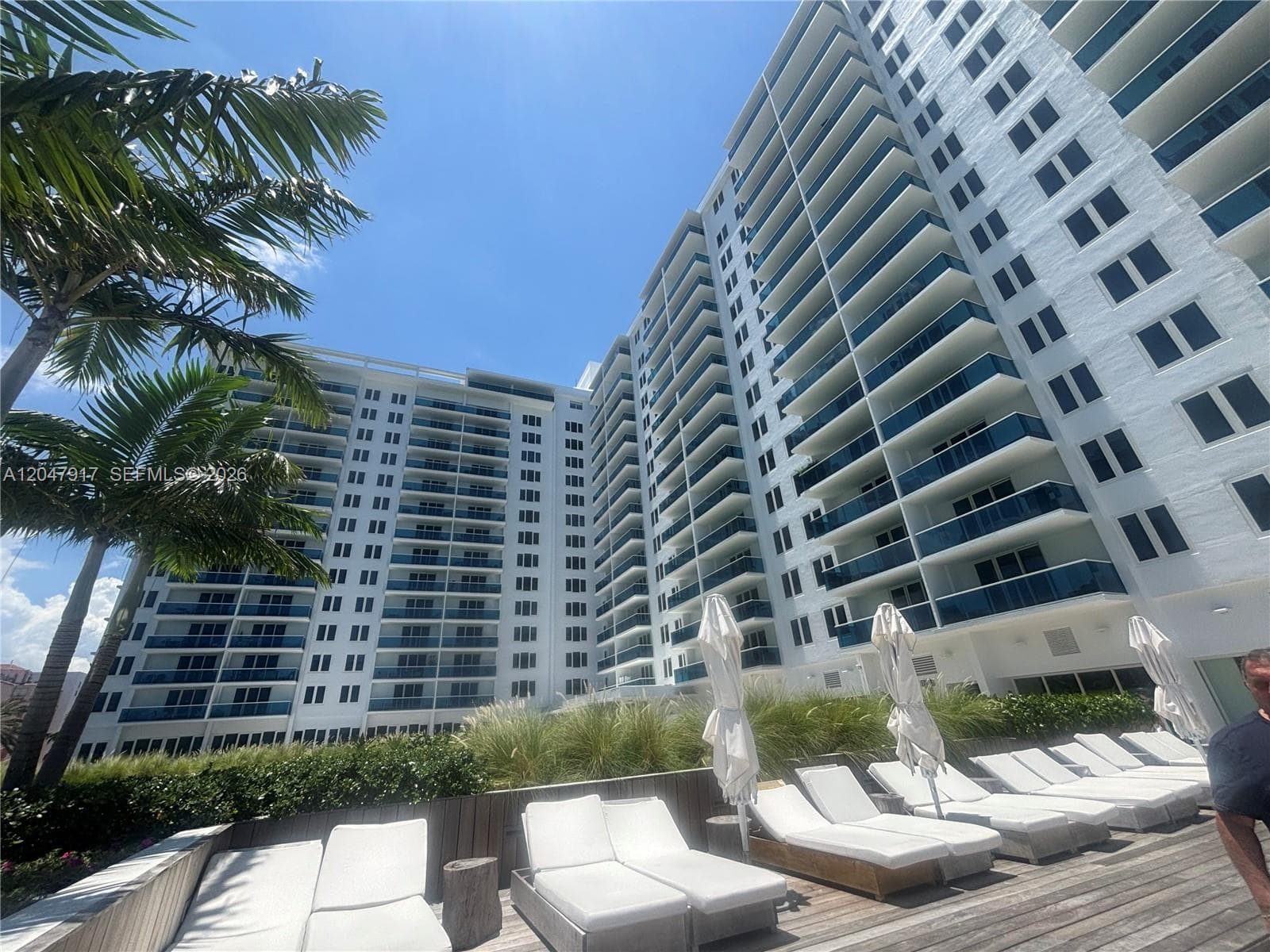 2301 Collins Ave 833 photo 1
