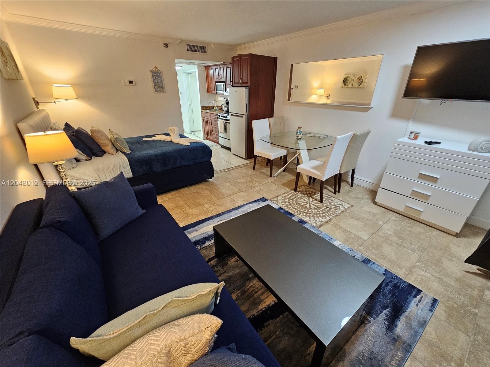 19201 Collins Ave 246 photo 4