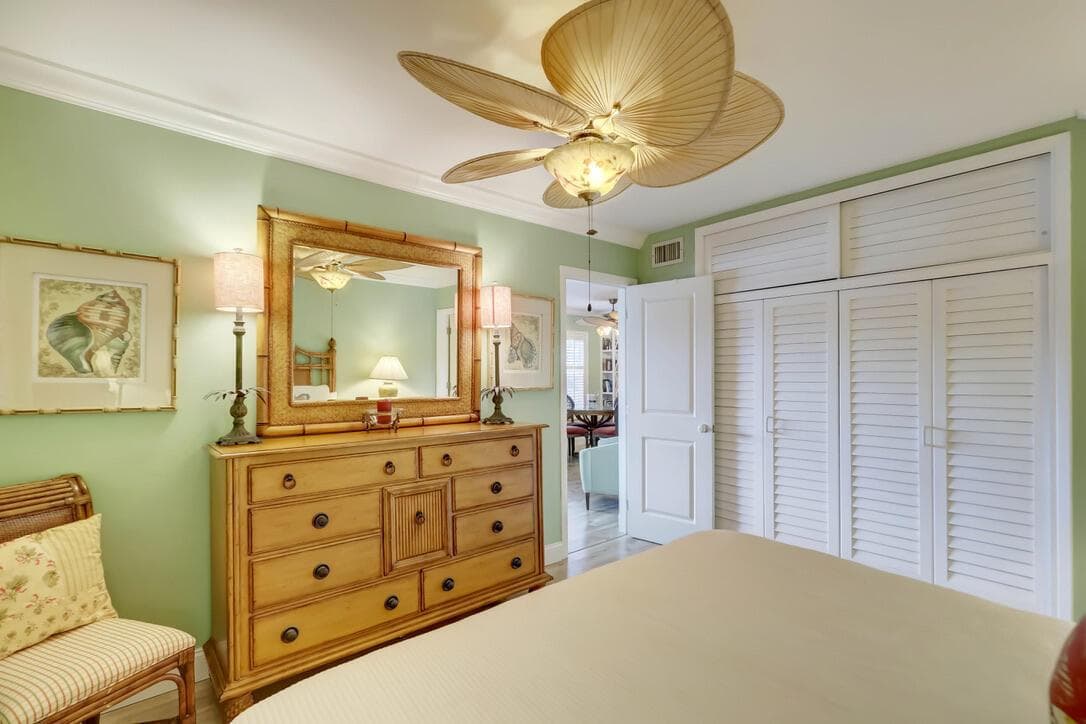 815 Middle River Drive 106 photo 11