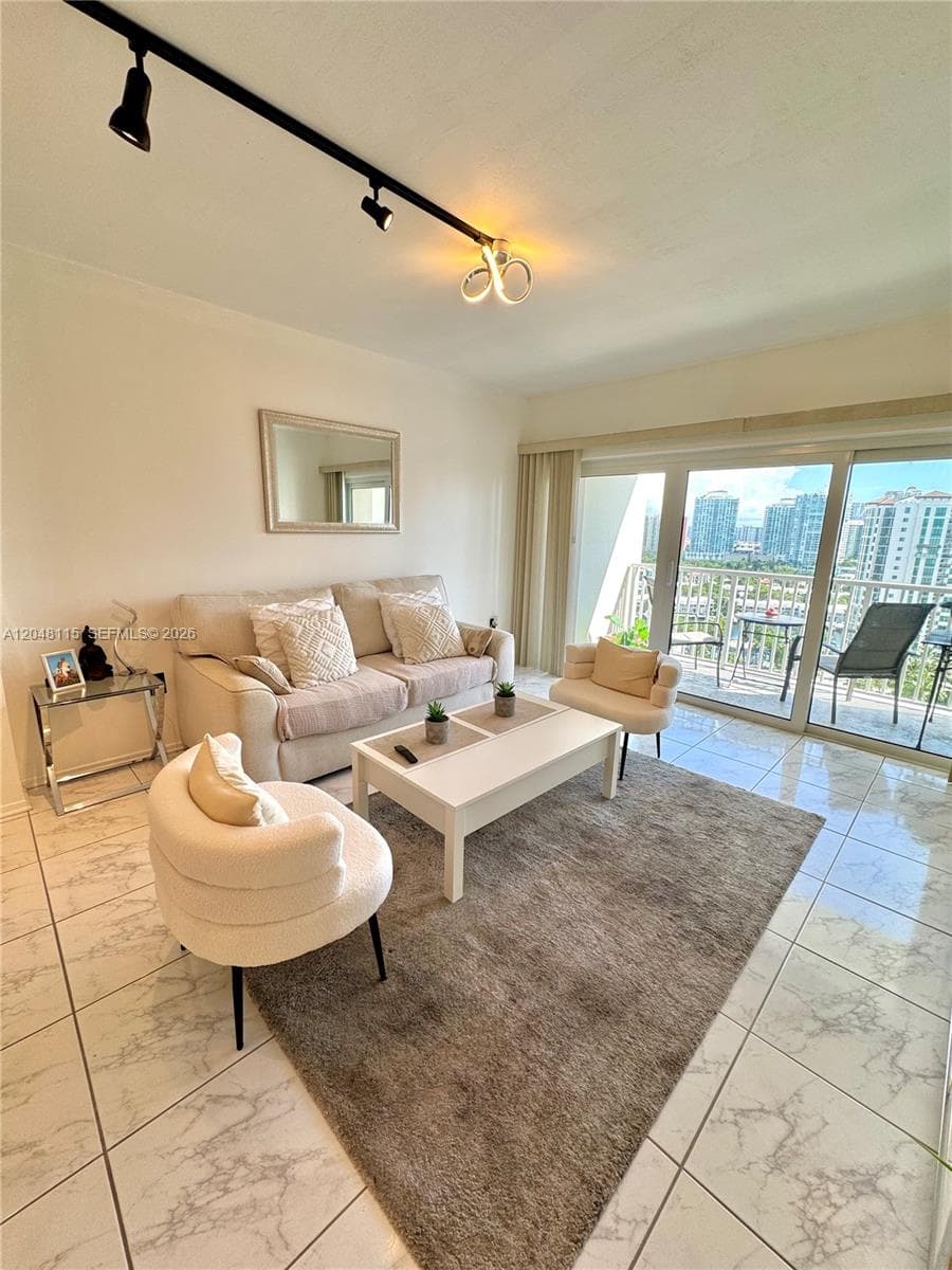 300 Bayview Dr #1603 2