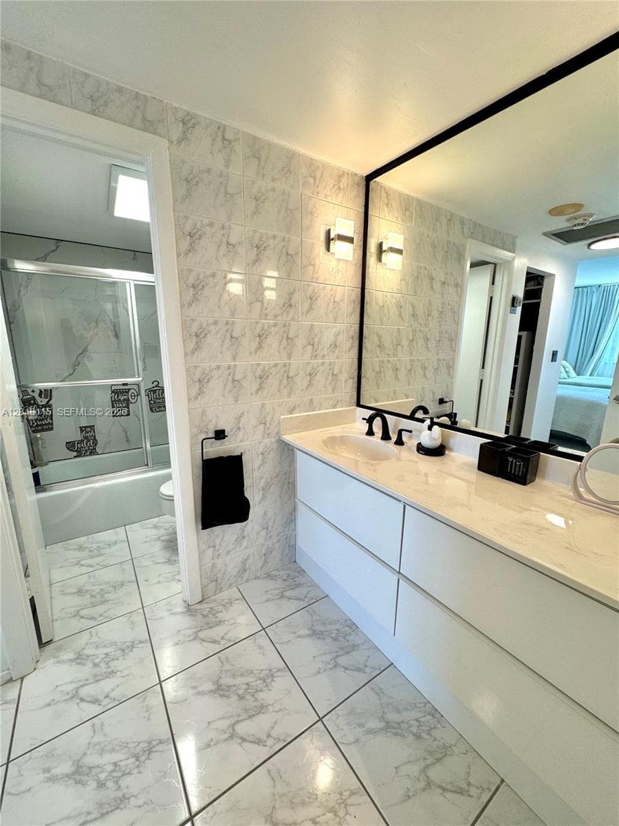 300 Bayview Dr 1603 photo 16