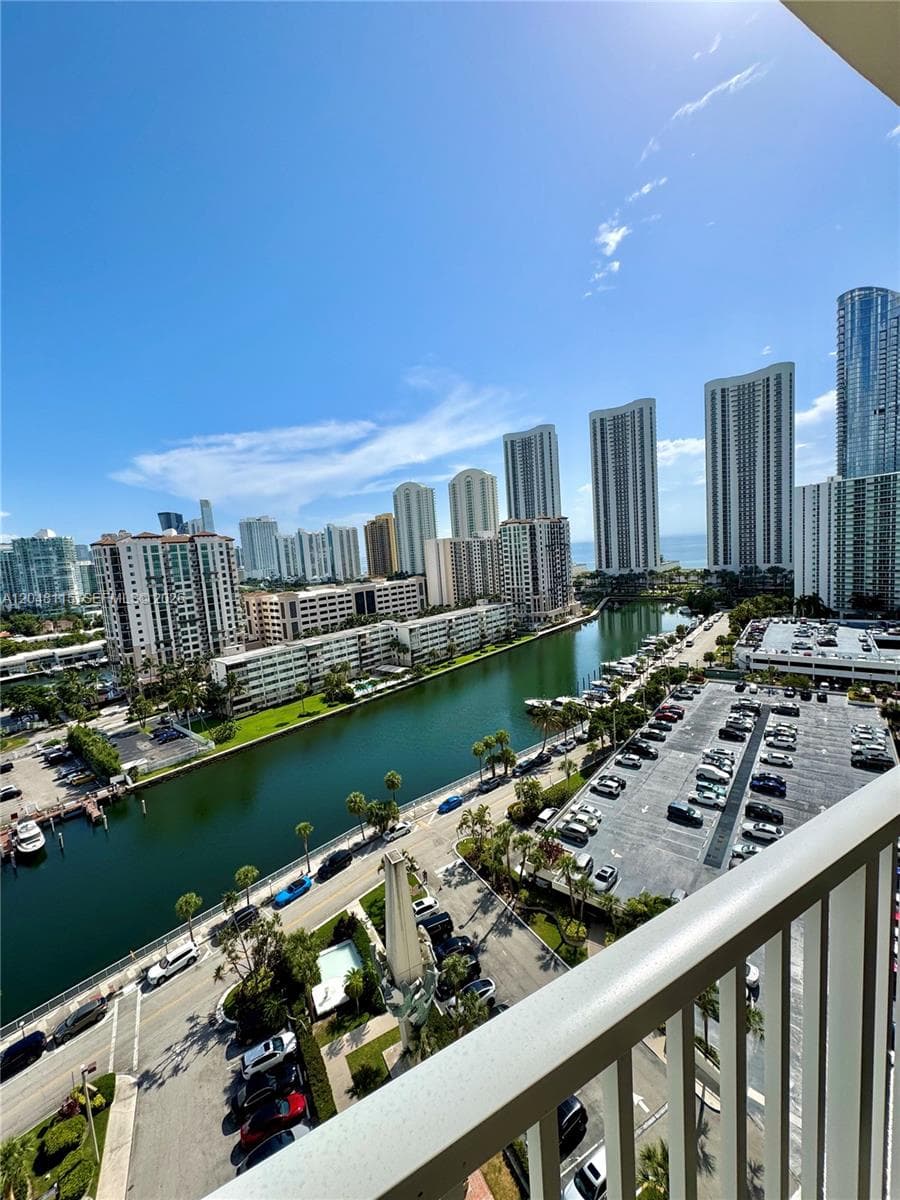 300 Bayview Dr #1603 4