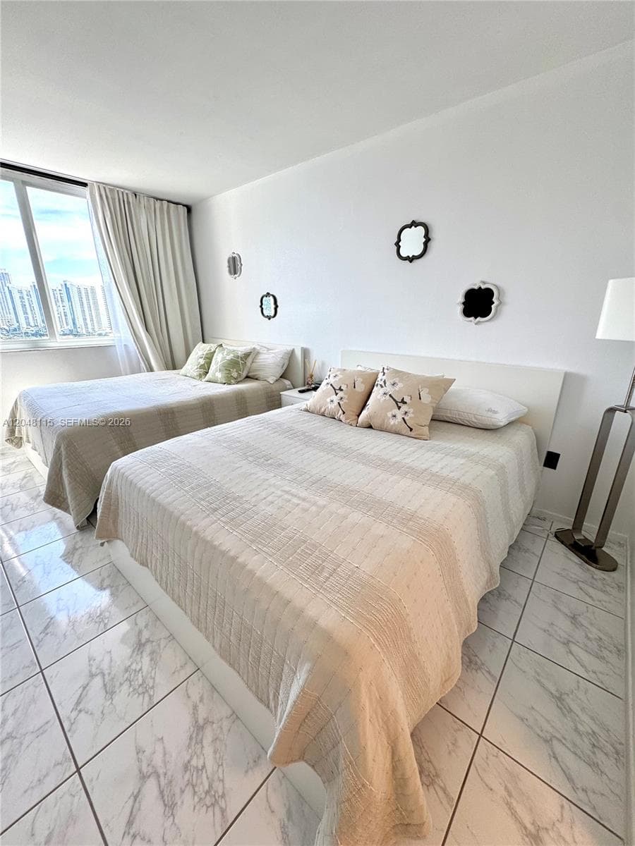 300 Bayview Dr 1603 photo 13