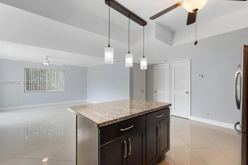 1400 NE 54th St 102 photo 5