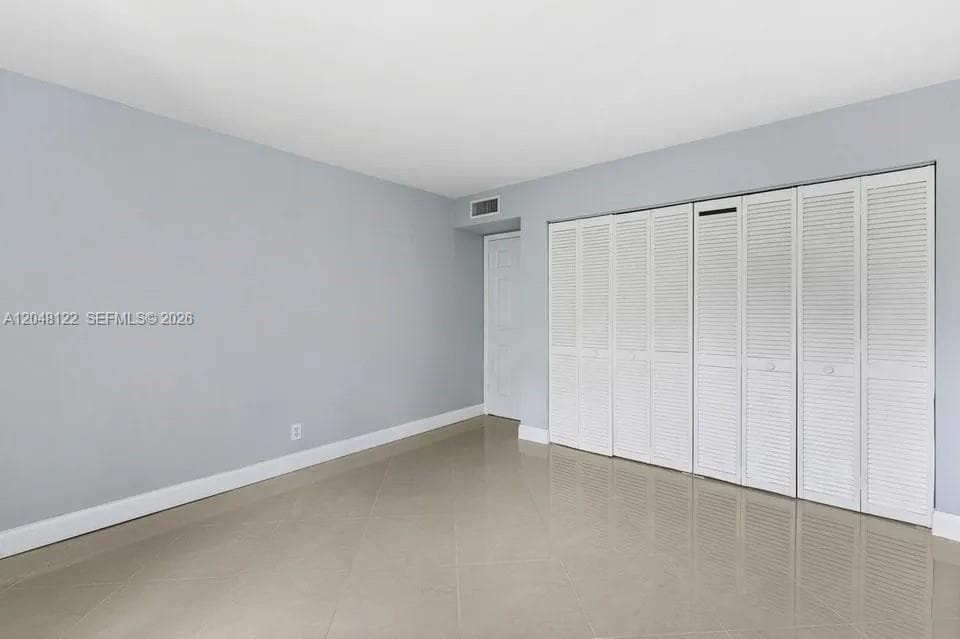 1400 NE 54th St 102 photo 11