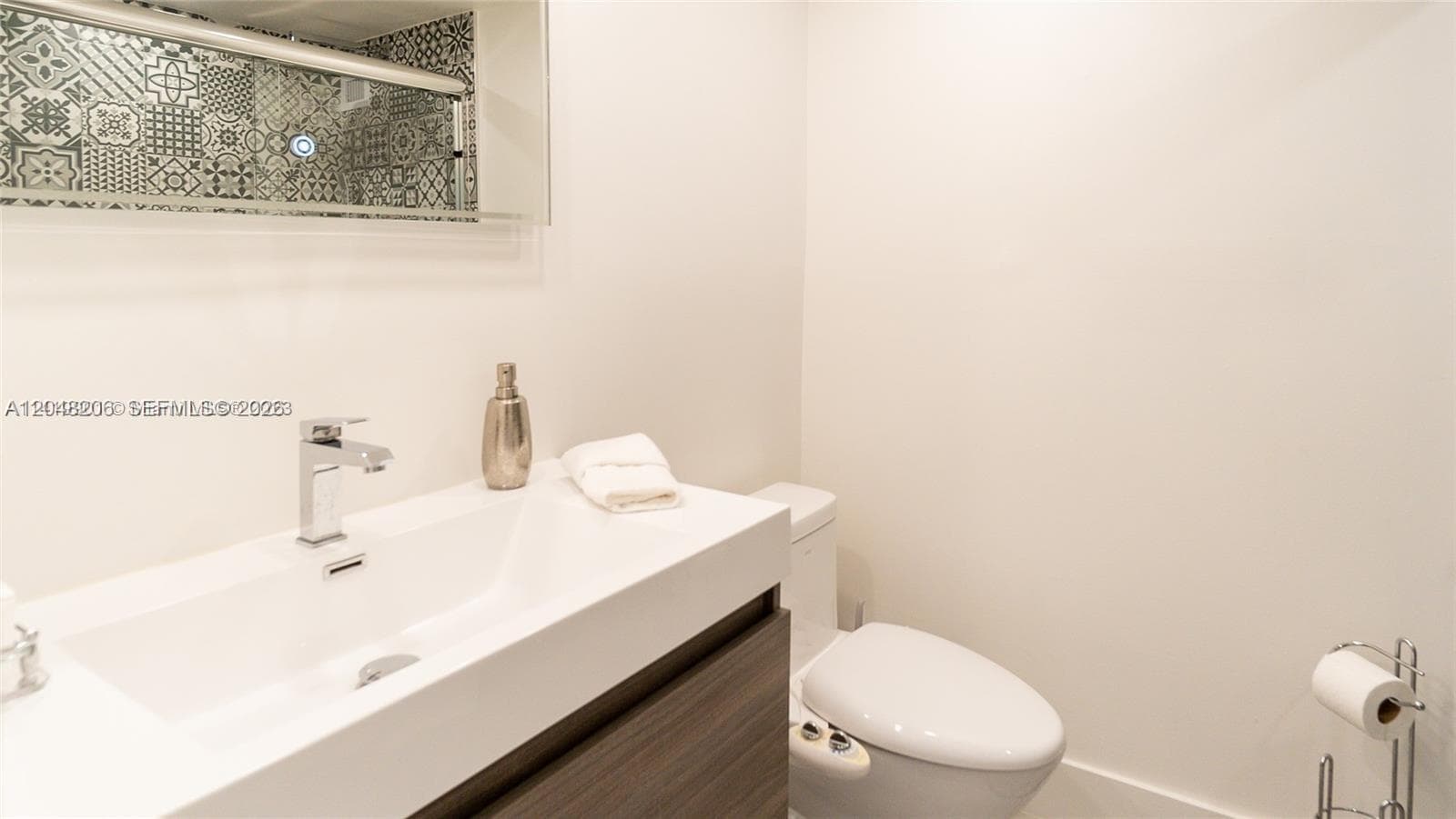 5161 Collins Ave 811 photo 14