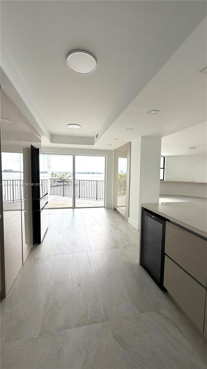 1800 NE 114th 604 photo 4