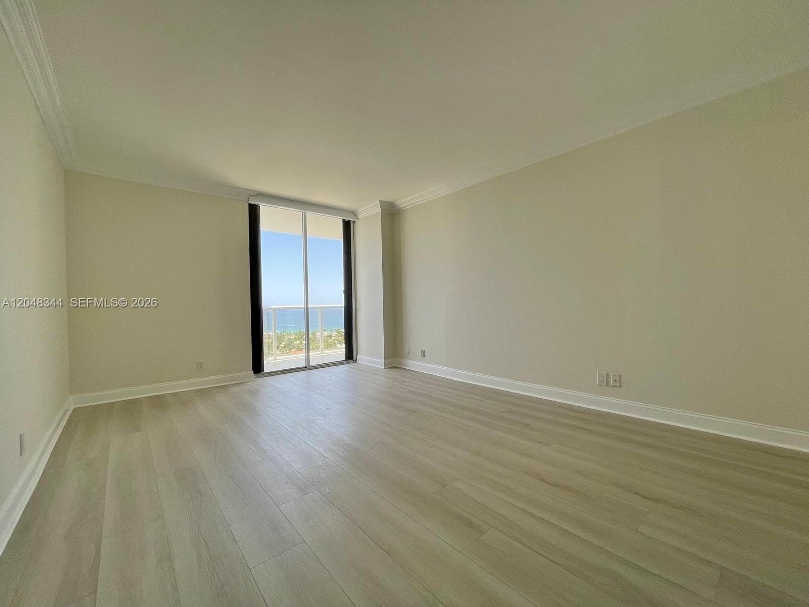 20281 E Country Club Dr 2104 photo 17