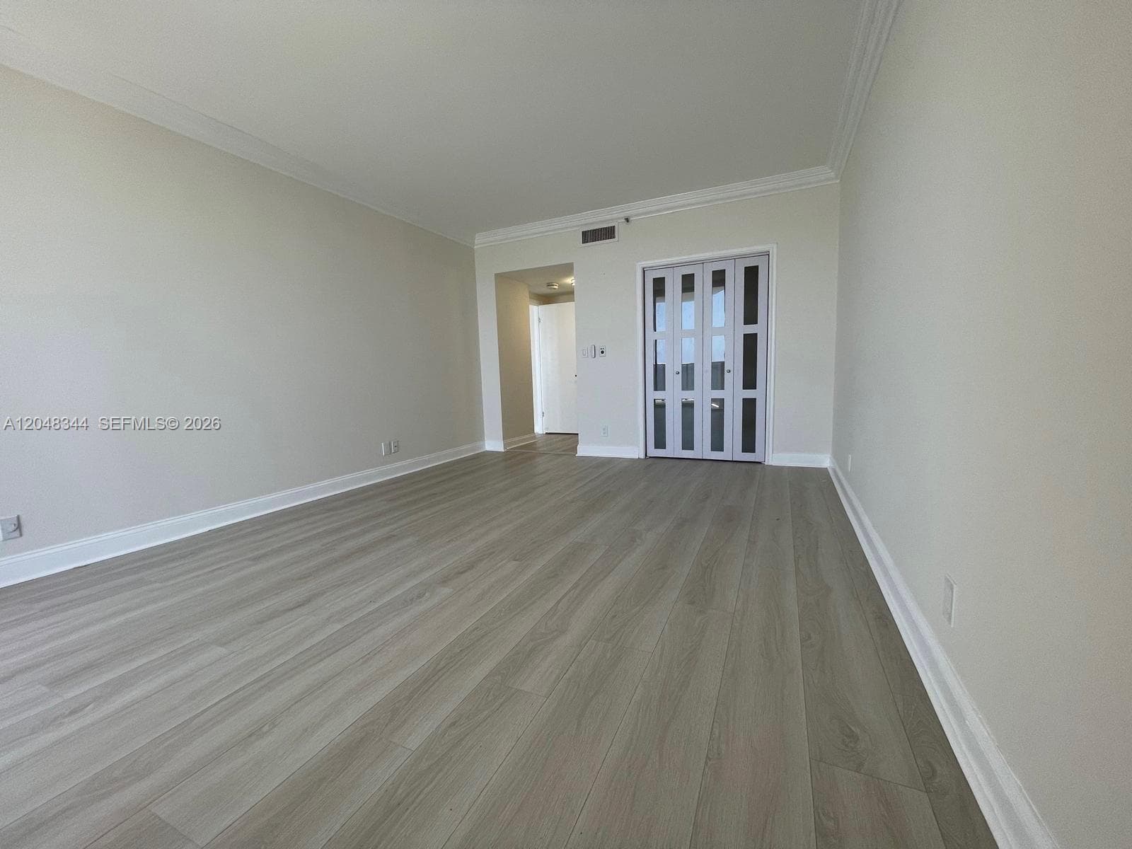 20281 E Country Club Dr 2104 photo 16
