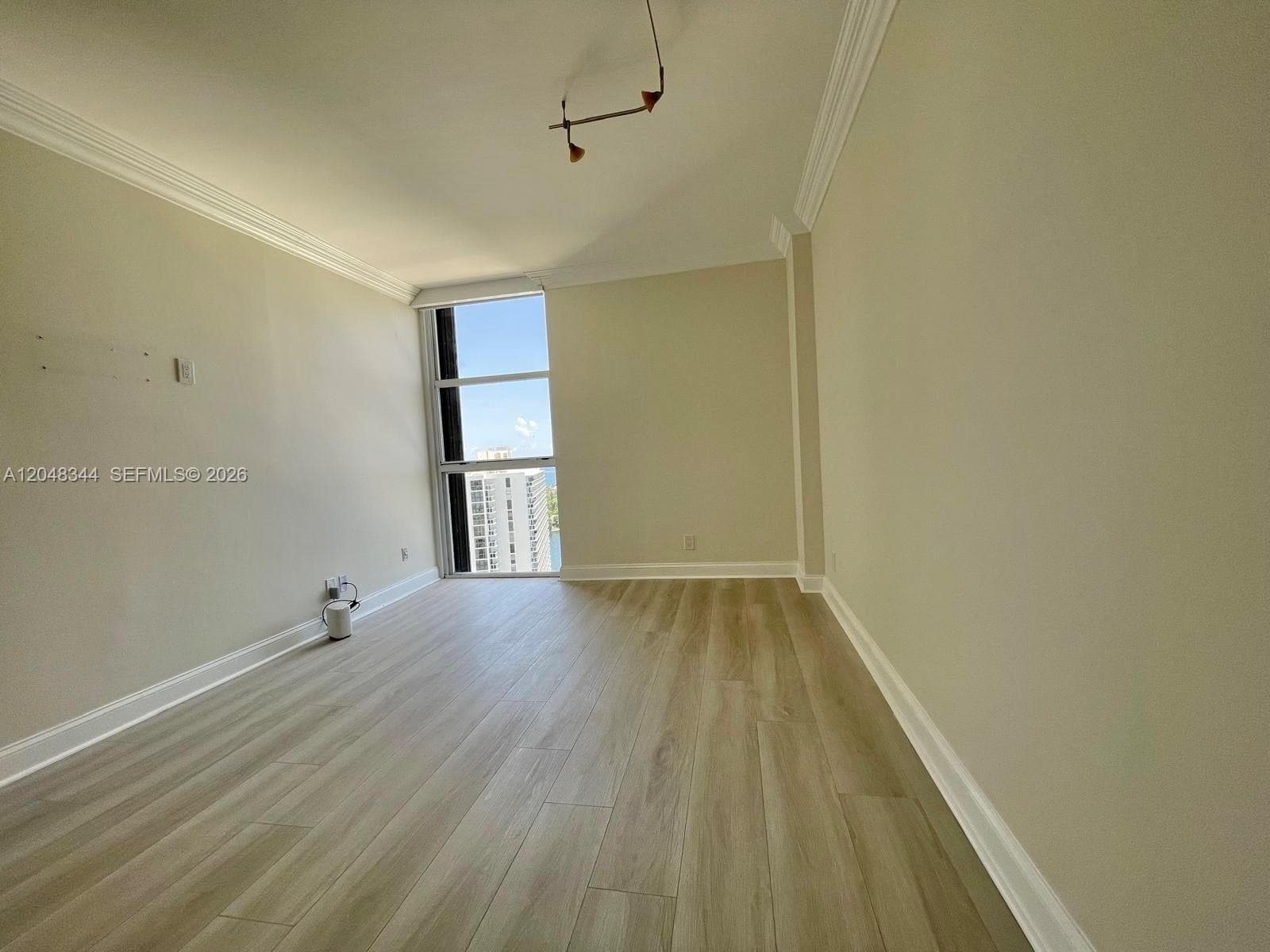 20281 E Country Club Dr 2104 photo 25
