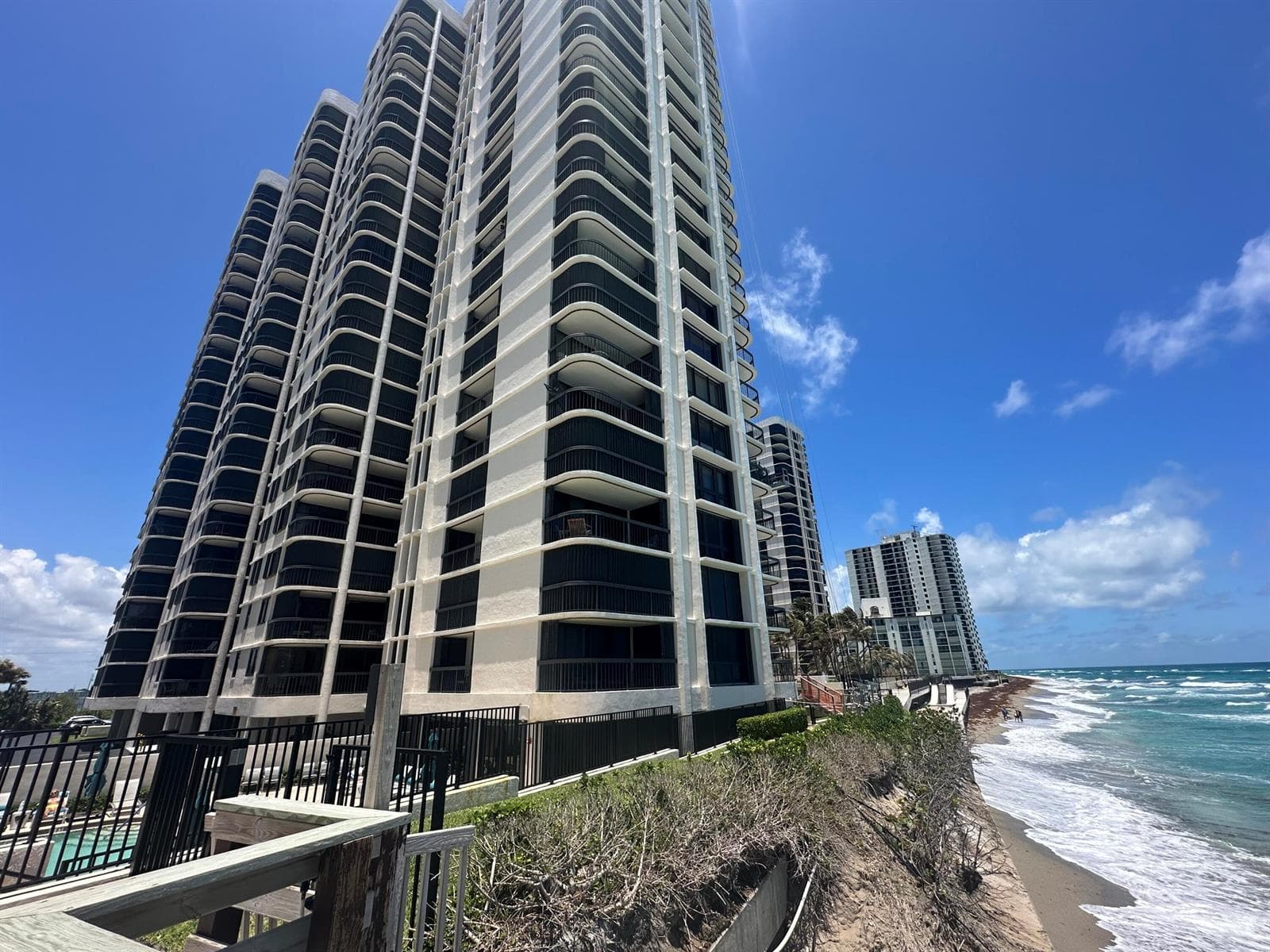 5380 N Ocean Drive 4e photo 1