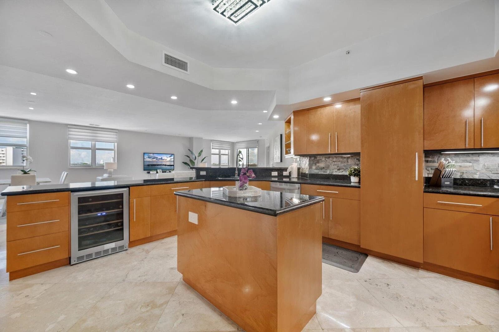 615 Bayshore Drive 603 photo 18
