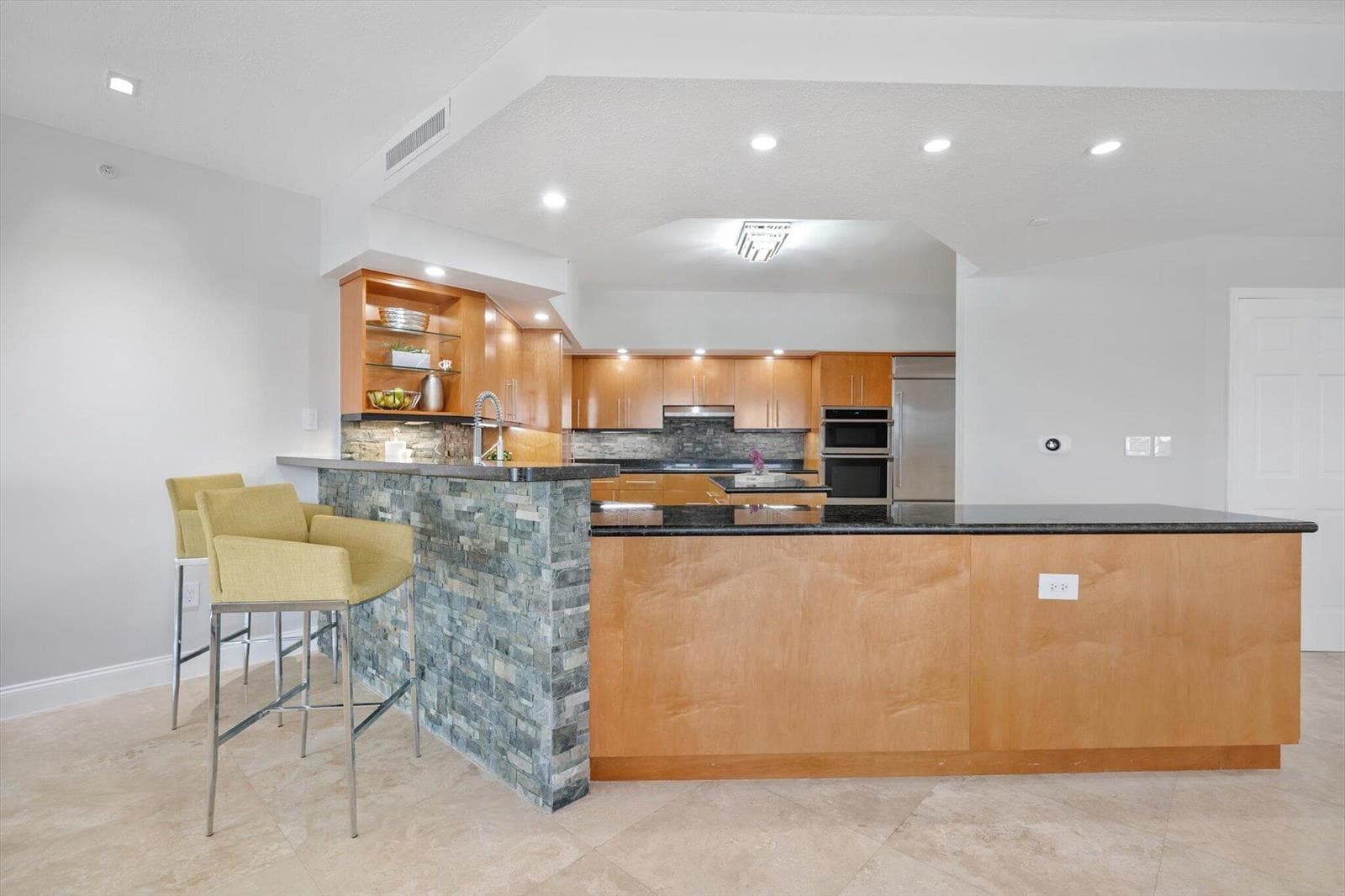 615 Bayshore Drive 603 photo 15