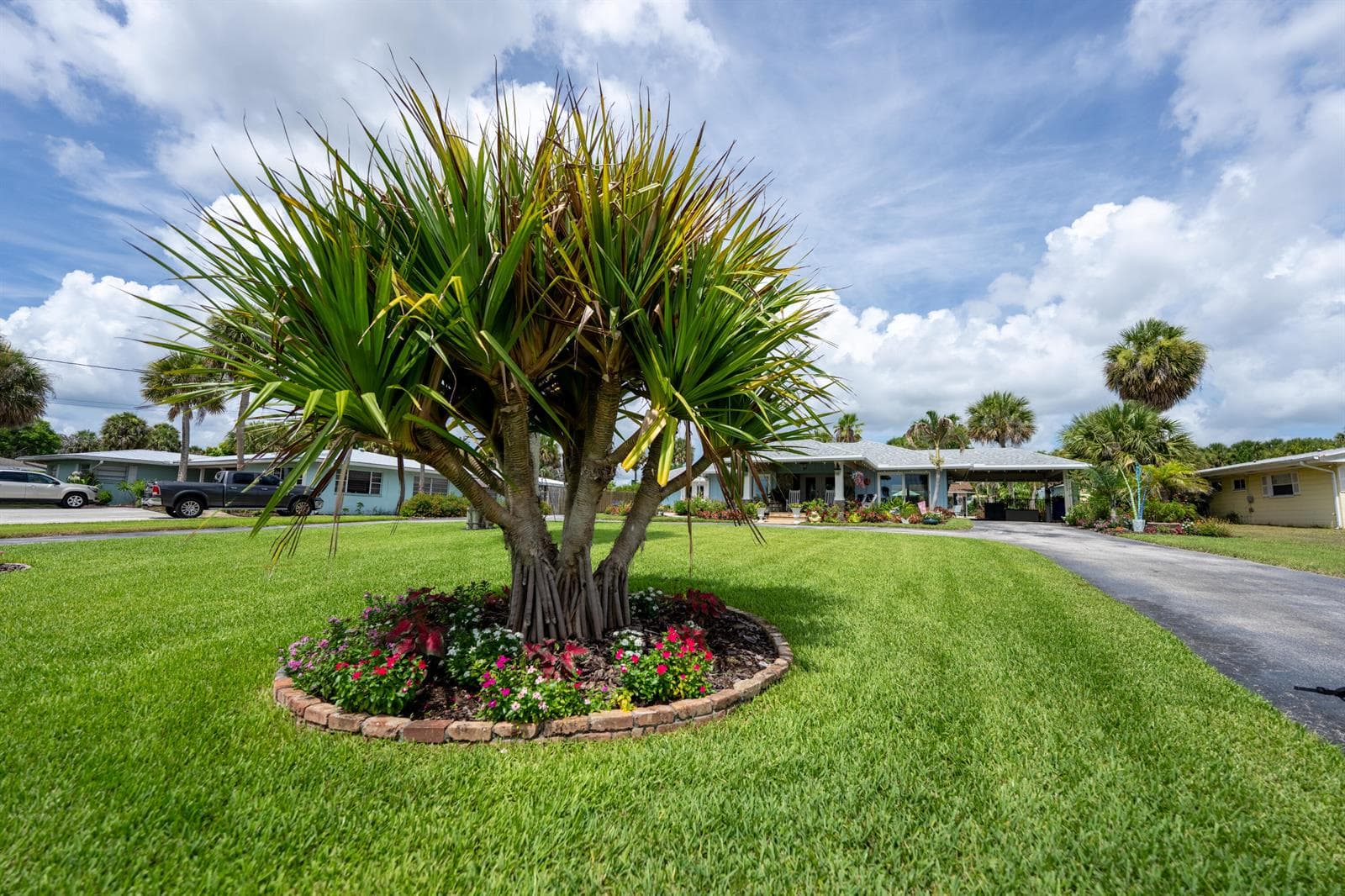 1711 S Indian River Drive photo 9