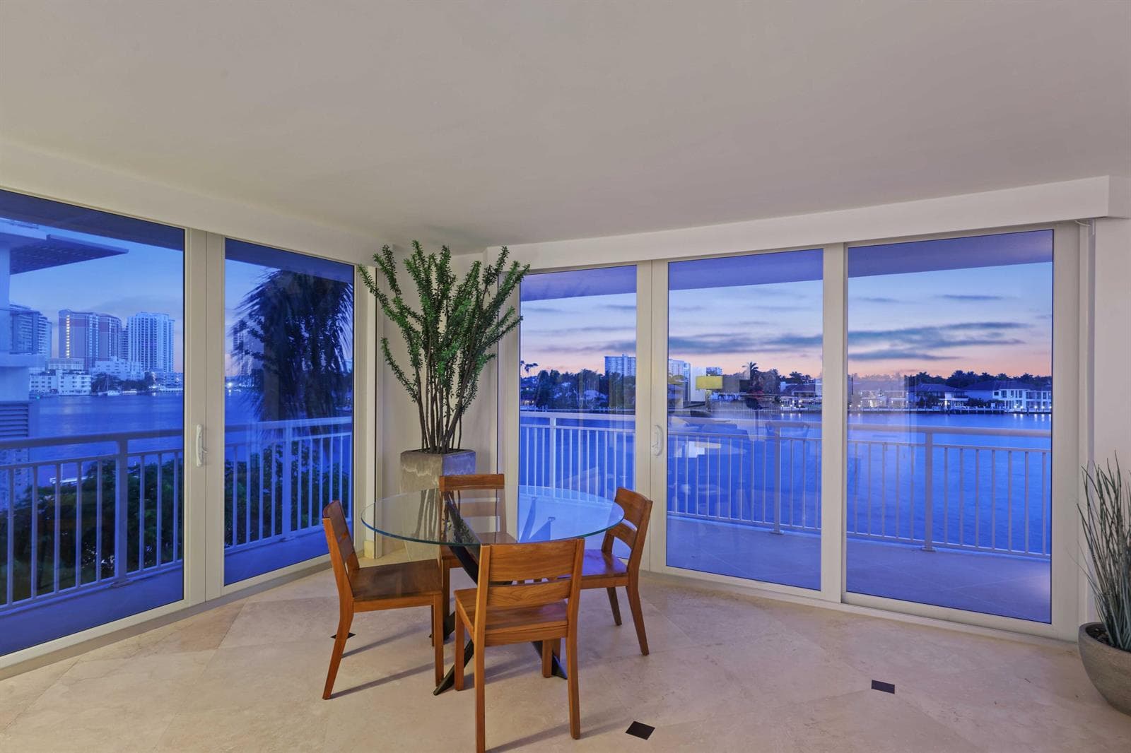 511 Bayshore Drive #401 1