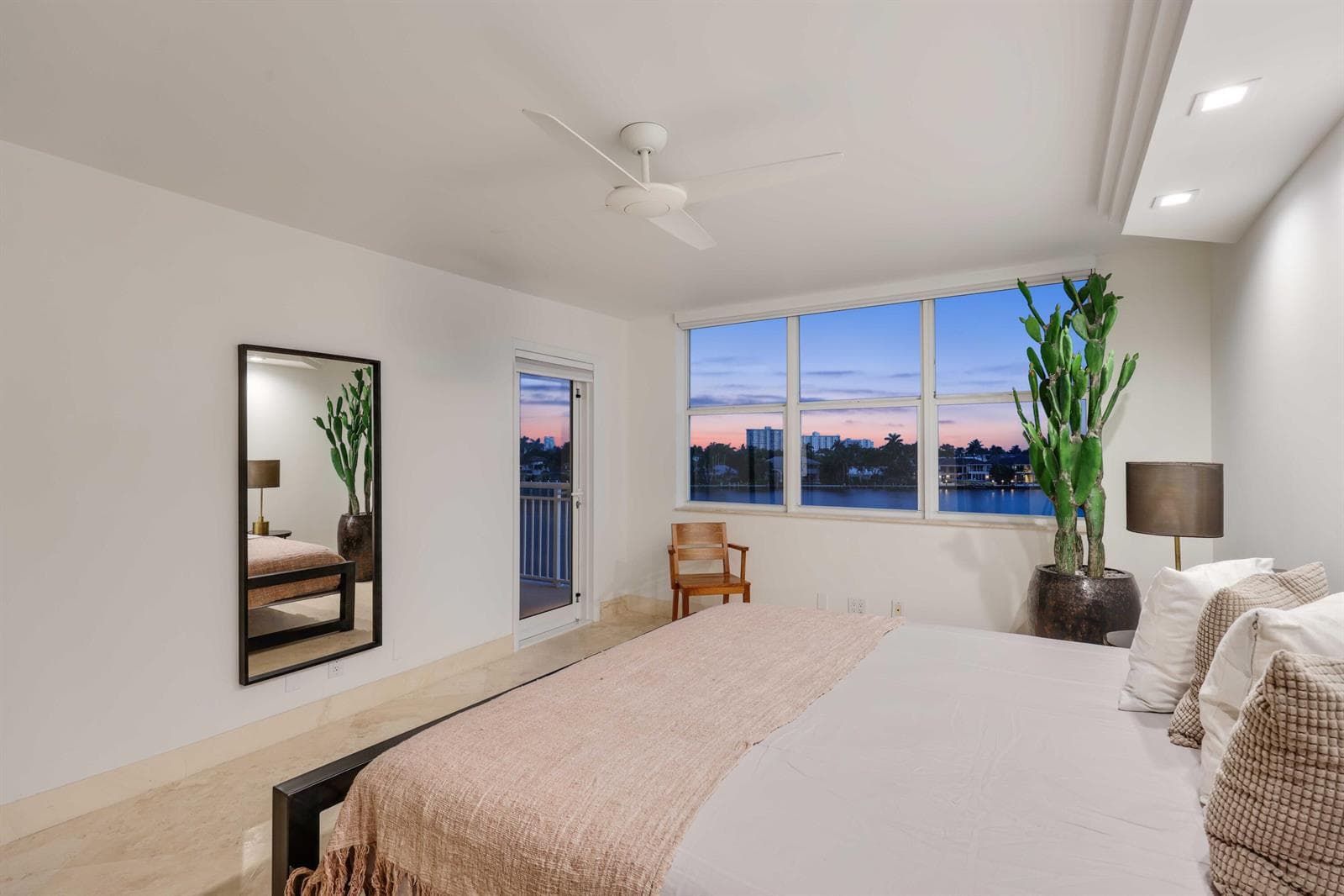 511 Bayshore Drive 401 photo 15