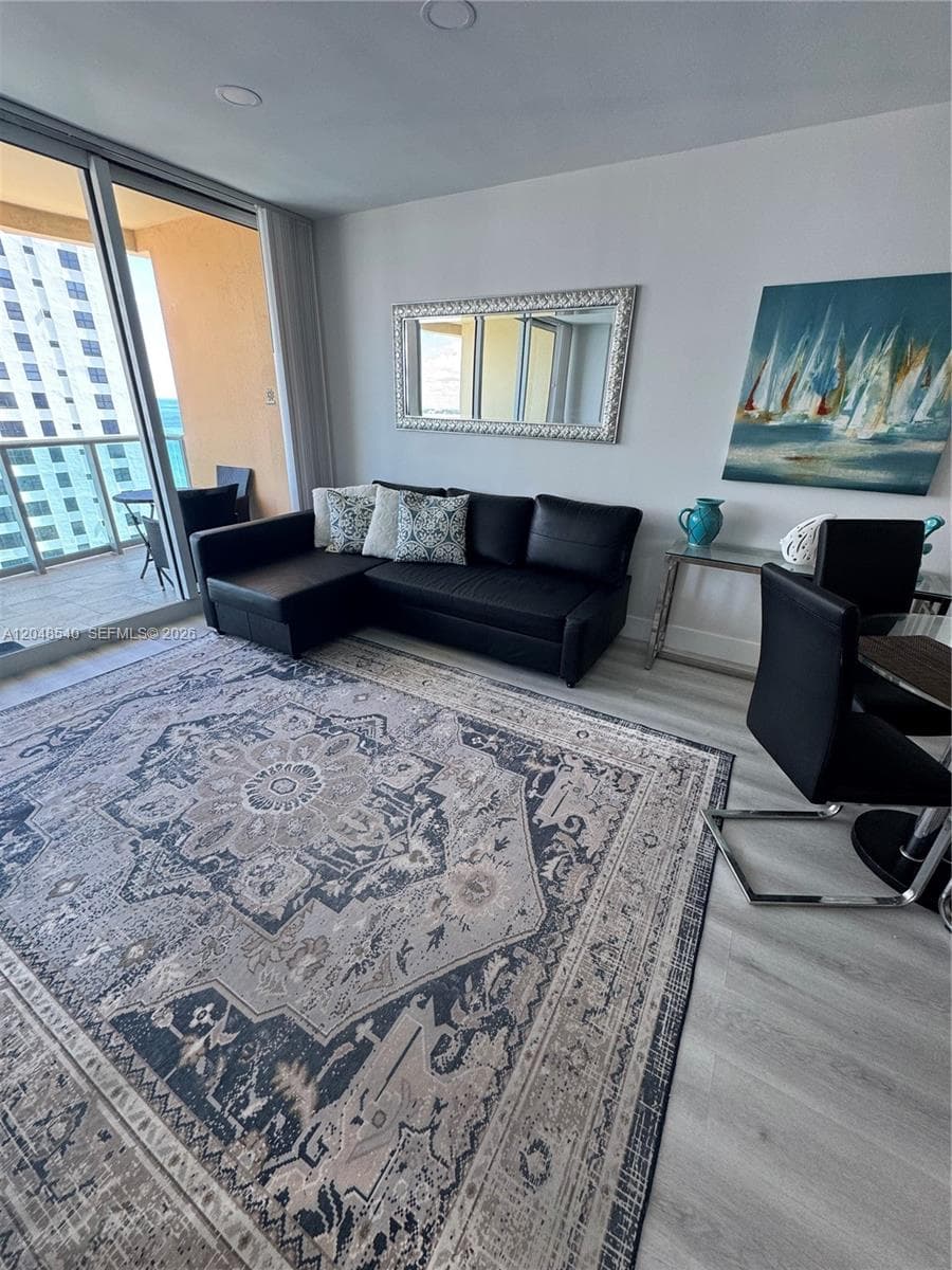 2501 S Ocean Dr PH05 photo 3
